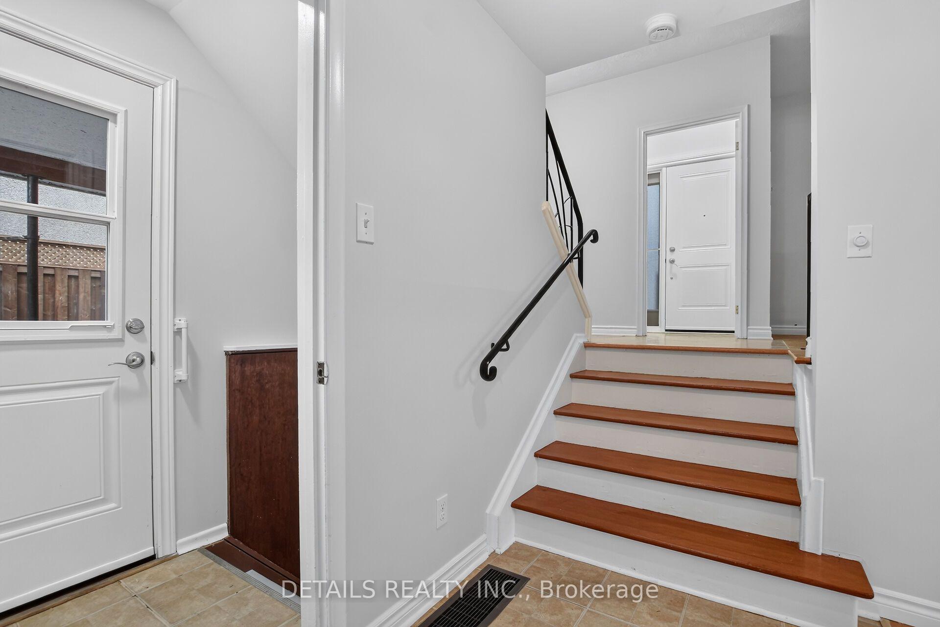 Photo 11 of 2193 Fife Crescent, Ottawa, Elmvale Acres — HOMEH