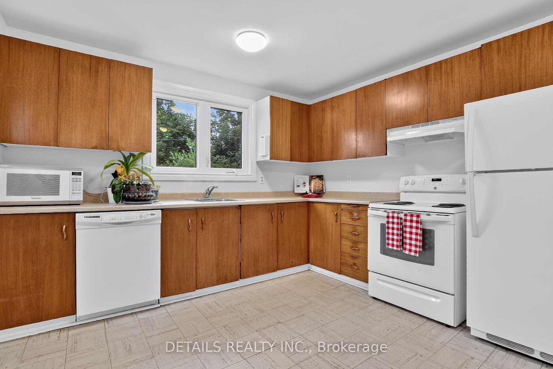 Photo 18 of 2193 Fife Crescent, Ottawa, Elmvale Acres — HOMEH