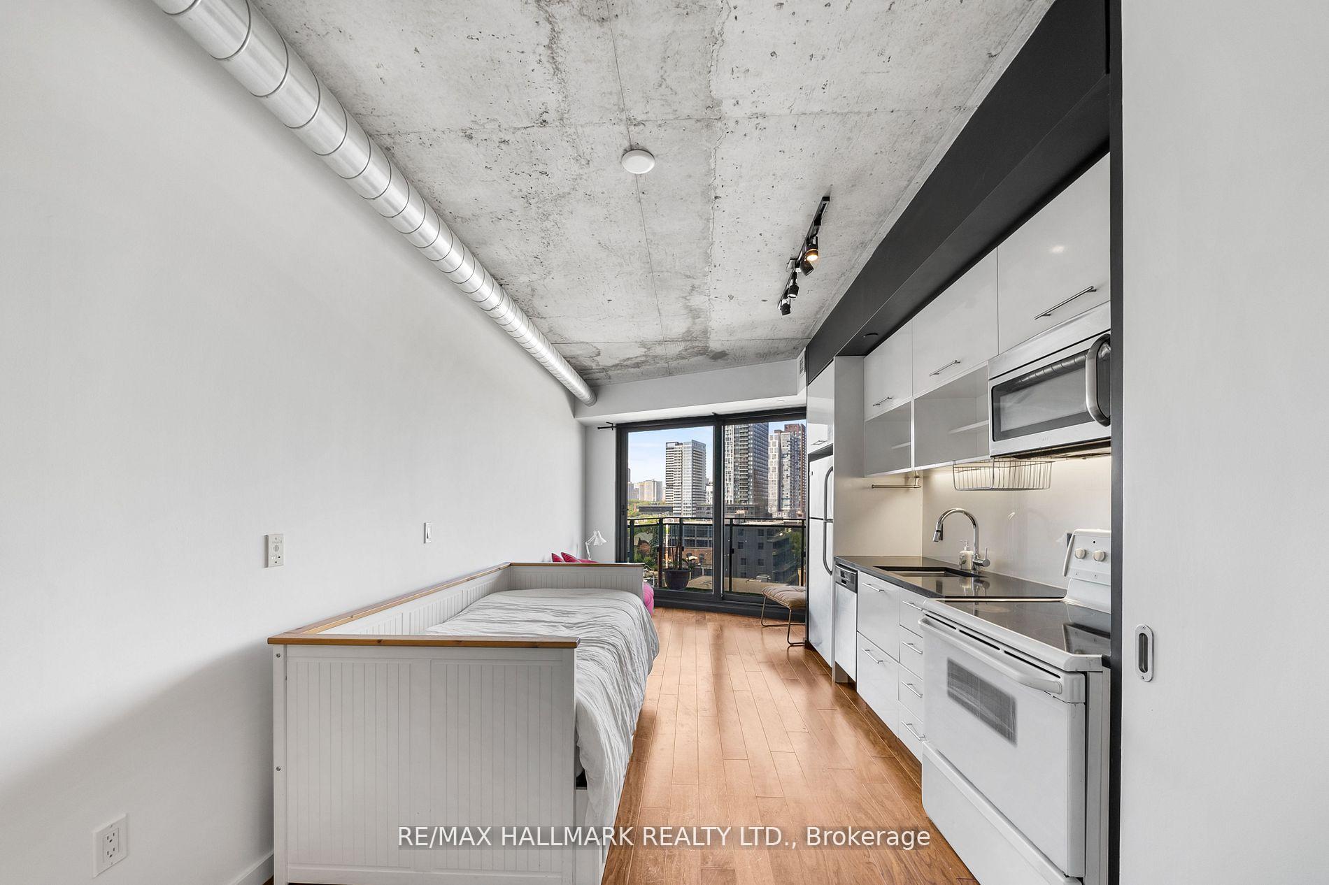 Photo 6 of Unit 917, 51 Trolley Crescent, Toronto, Moss Park — HOMEH