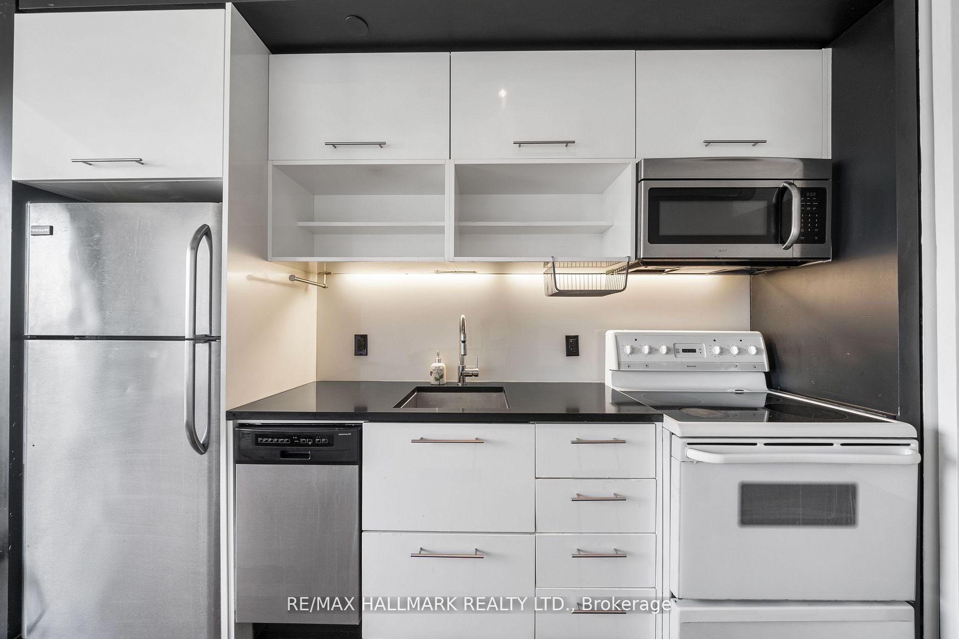 Photo 8 of Unit 917, 51 Trolley Crescent, Toronto, Moss Park — HOMEH
