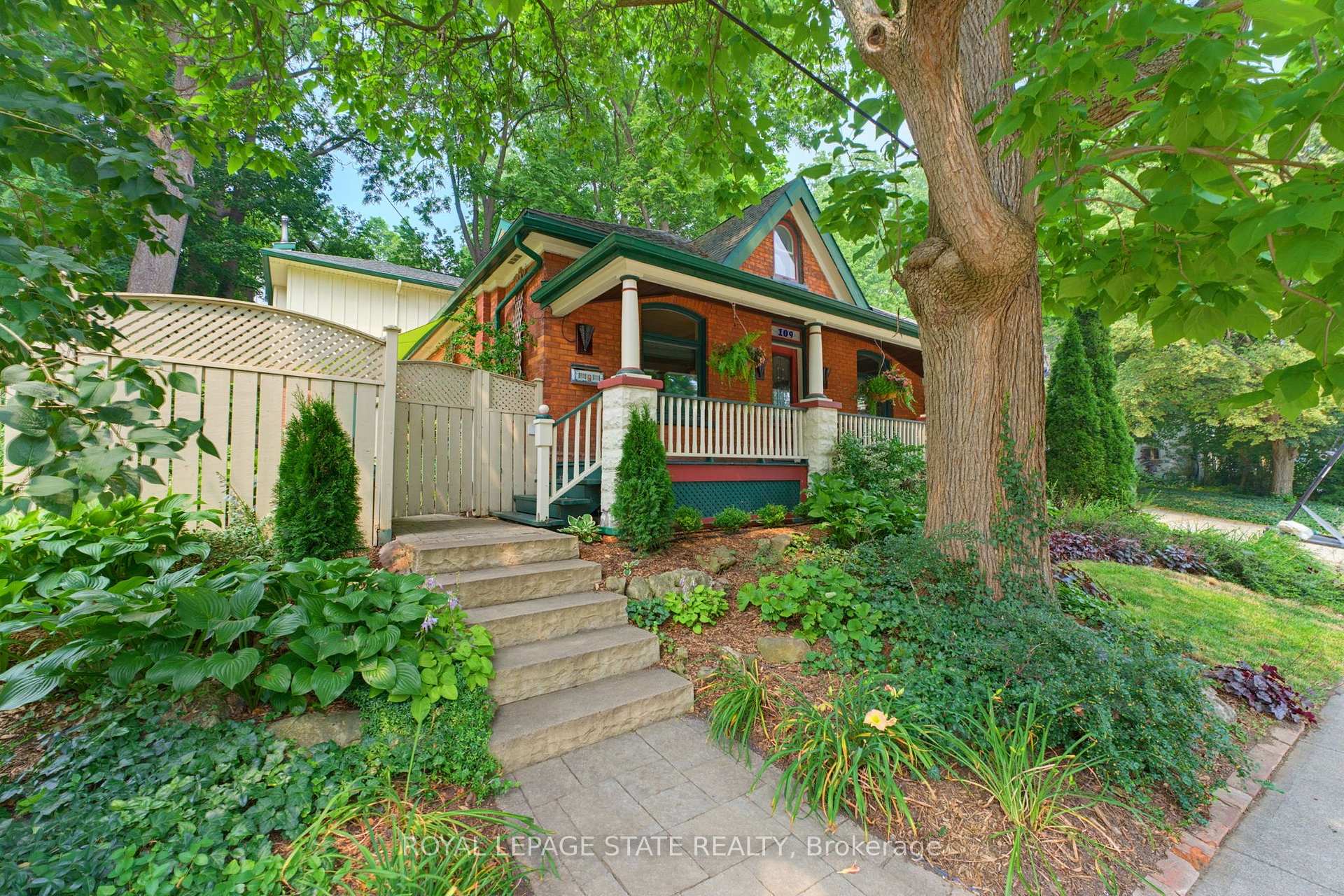 Photo 1 of 109 Victoria Street, Hamilton, Dundas — HOMEH