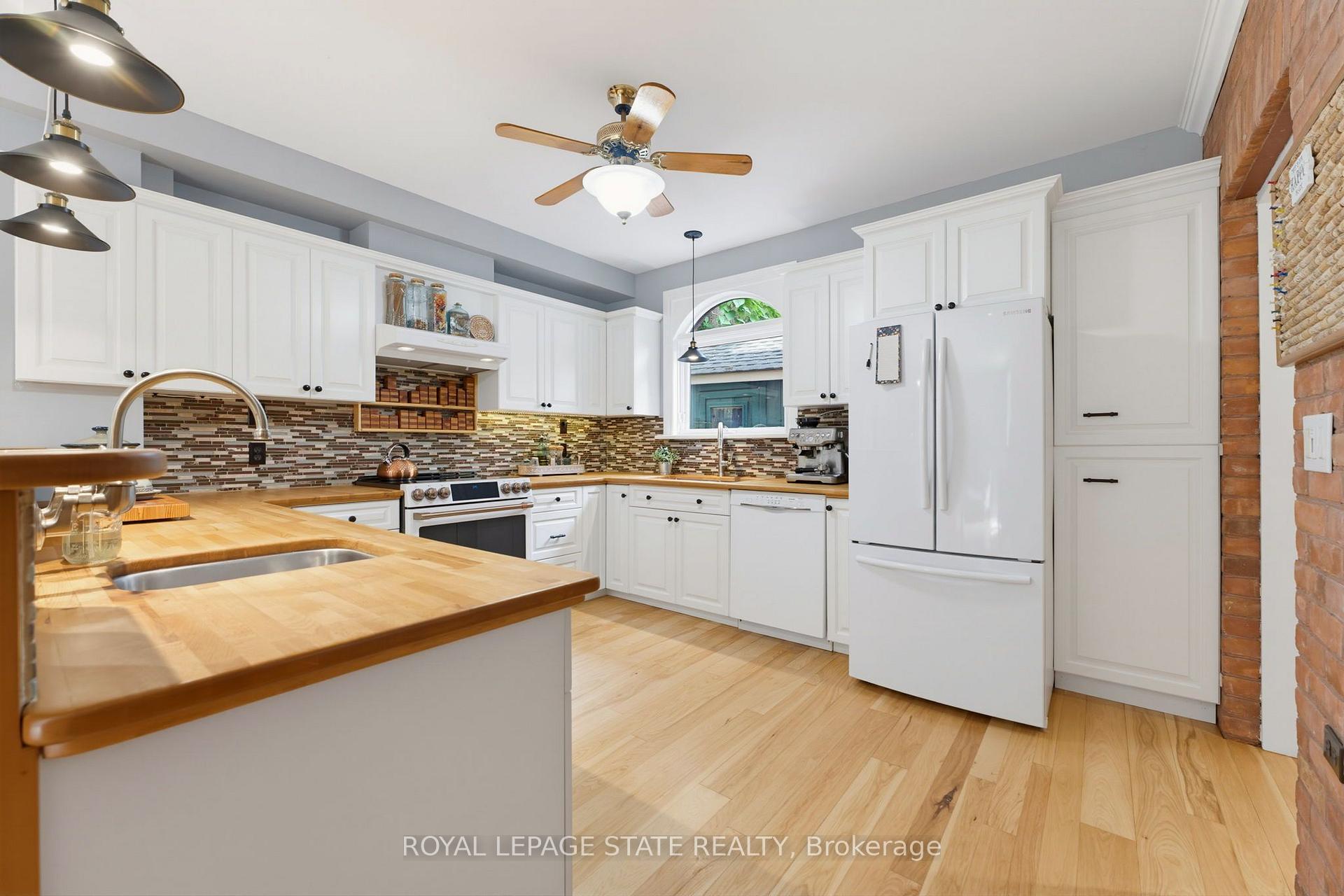 Photo 12 of 109 Victoria Street, Hamilton, Dundas — HOMEH