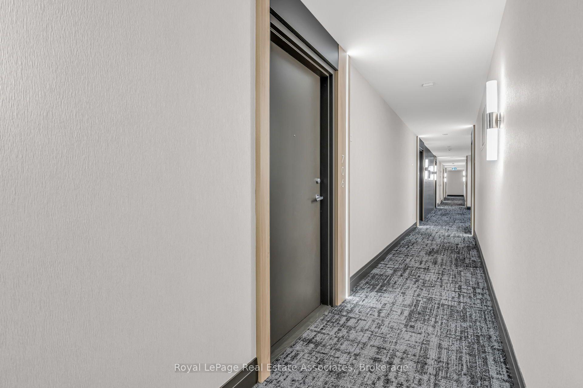 Photo 7 of Unit 706, 4 Elsinore Path, Etobicoke, New Toronto — HOMEH