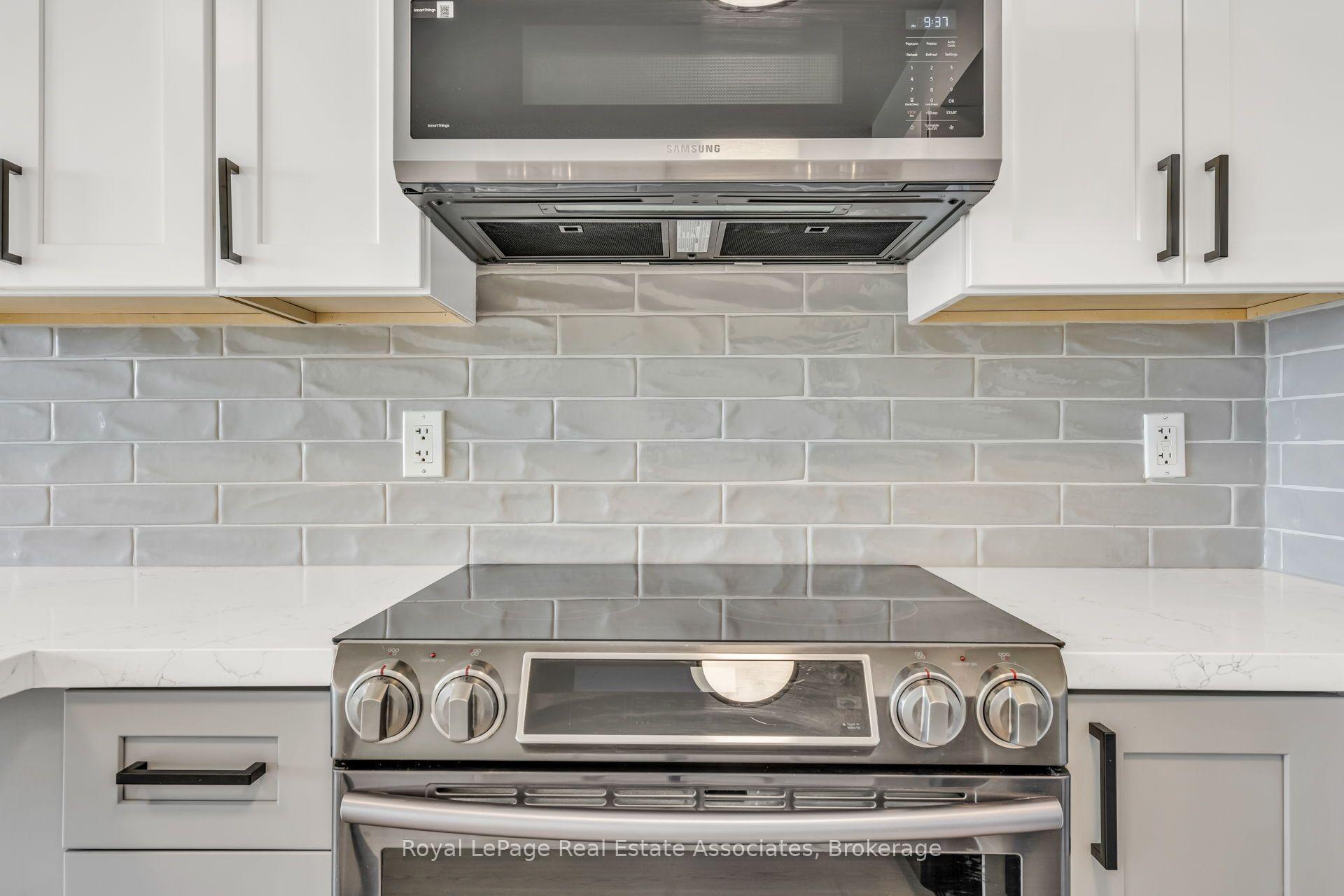 Photo 15 of Unit 706, 4 Elsinore Path, Etobicoke, New Toronto — HOMEH