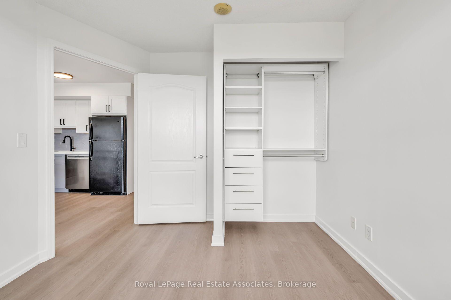 Photo 18 of Unit 706, 4 Elsinore Path, Etobicoke, New Toronto — HOMEH