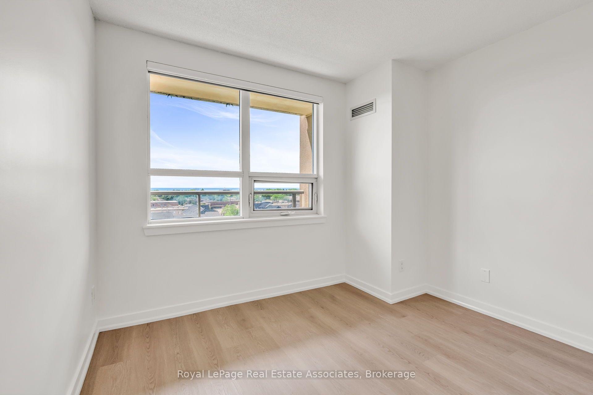 Photo 20 of Unit 706, 4 Elsinore Path, Etobicoke, New Toronto — HOMEH