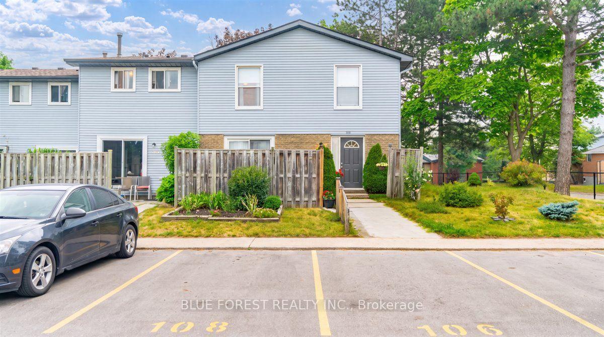 Front of Unit 110, 70 Fiddlers Green Road