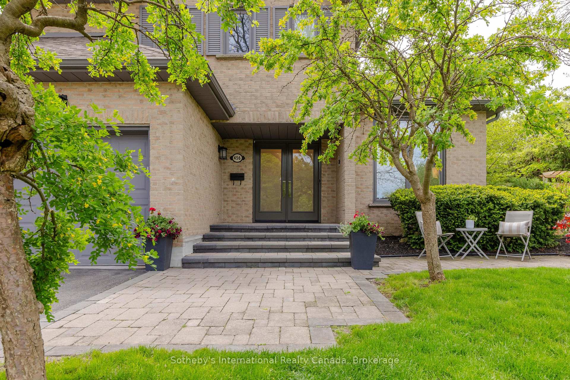 Photo 5 of 456 Aspen Forest Drive, Oakville, Ford — HOMEH