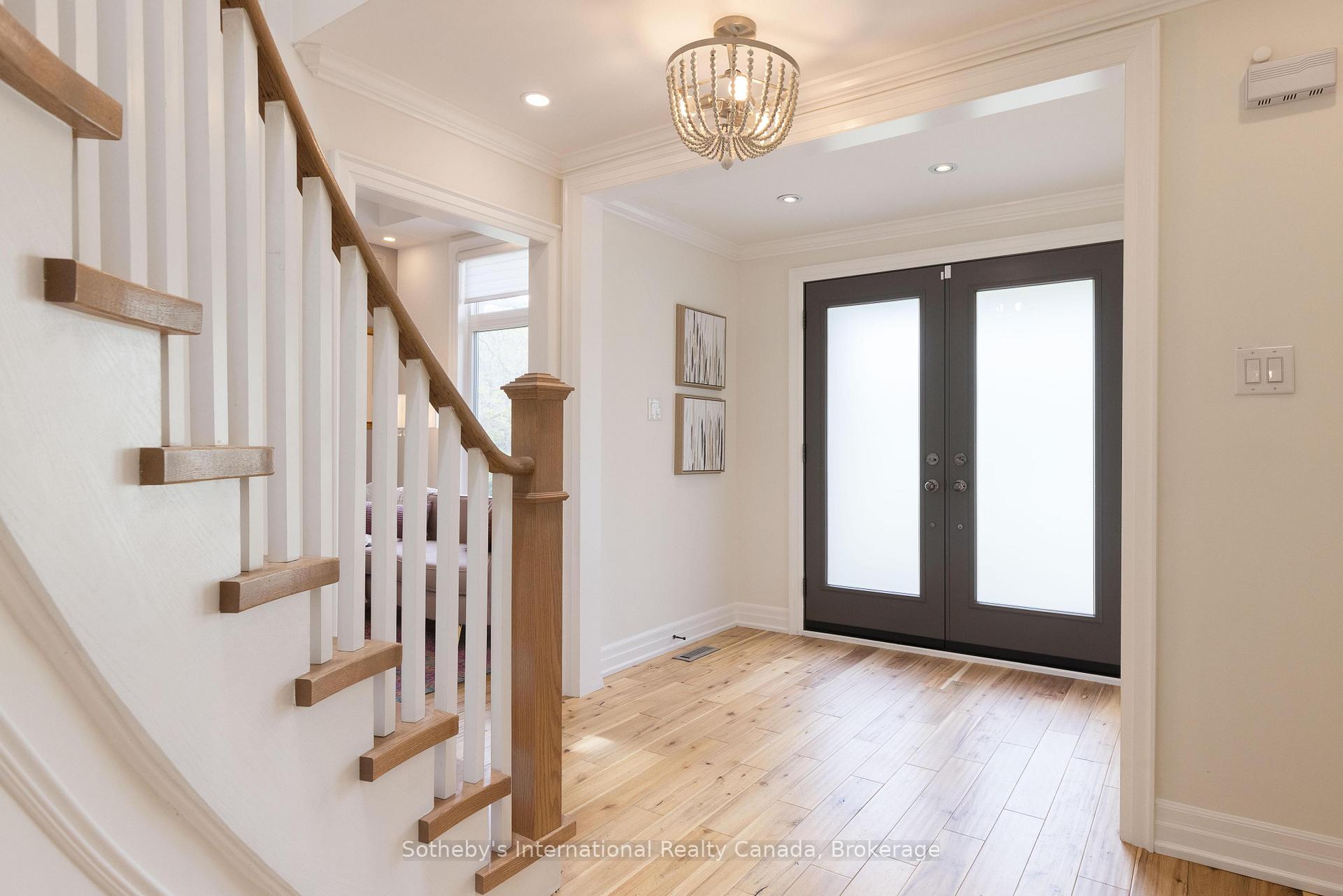Photo 6 of 456 Aspen Forest Drive, Oakville, Ford — HOMEH
