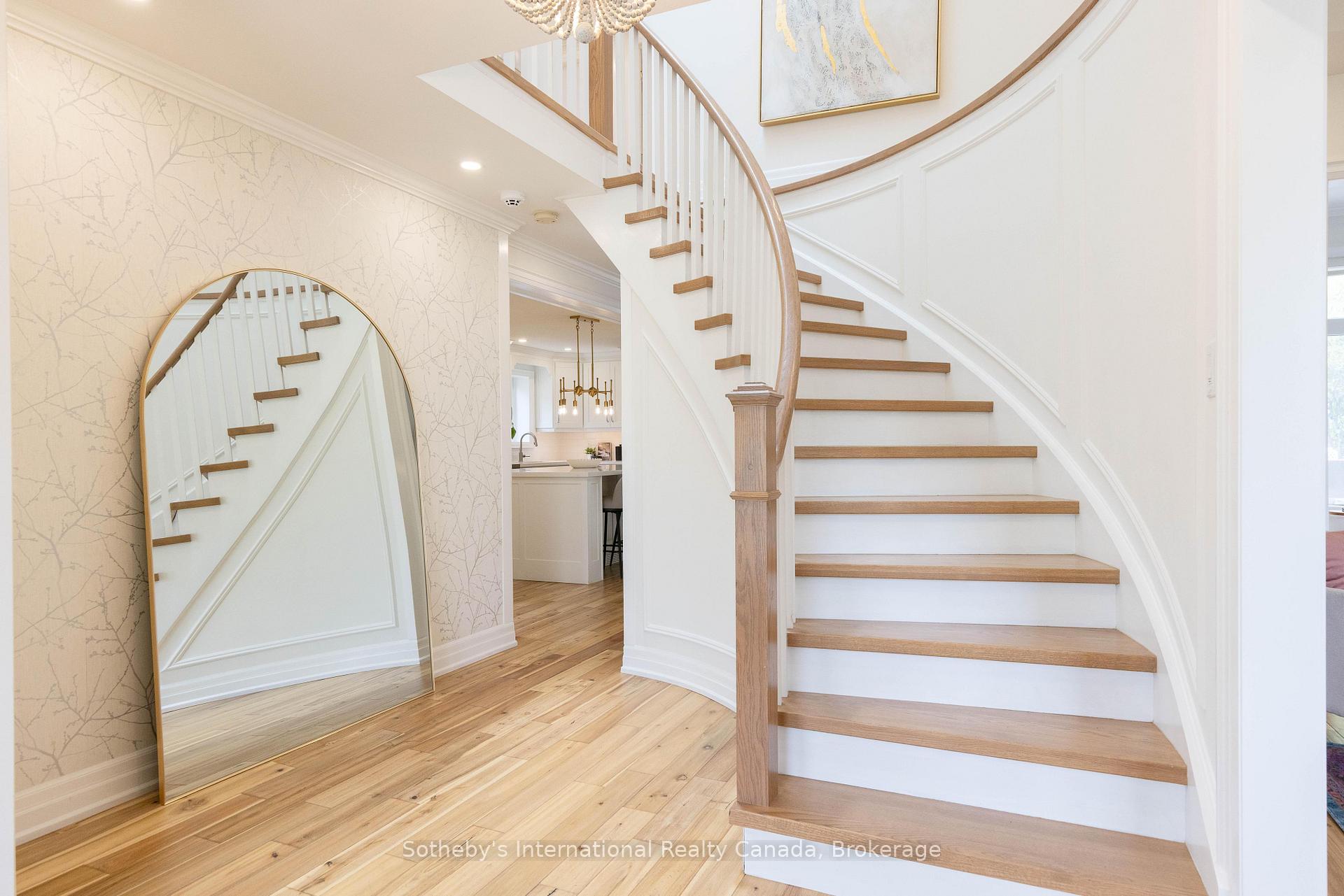 Photo 7 of 456 Aspen Forest Drive, Oakville, Ford — HOMEH