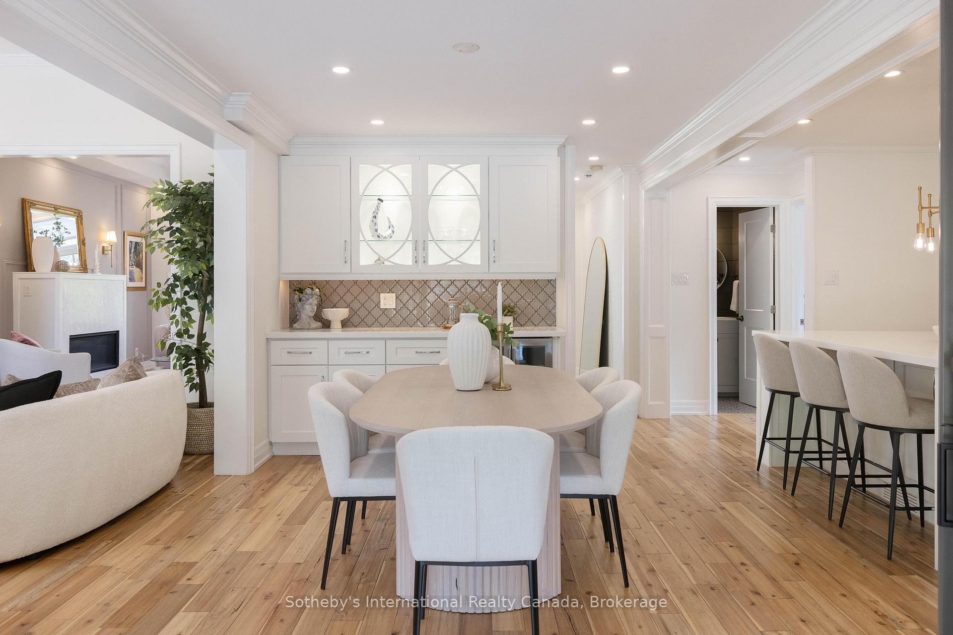 Photo 15 of 456 Aspen Forest Drive, Oakville, Ford — HOMEH