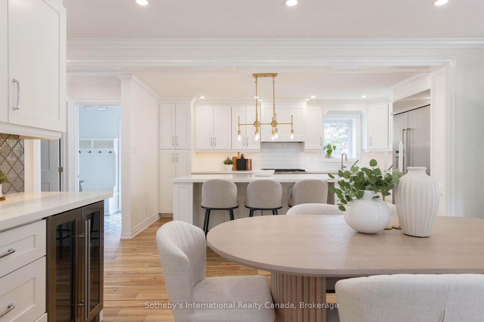 Photo 16 of 456 Aspen Forest Drive, Oakville, Ford — HOMEH