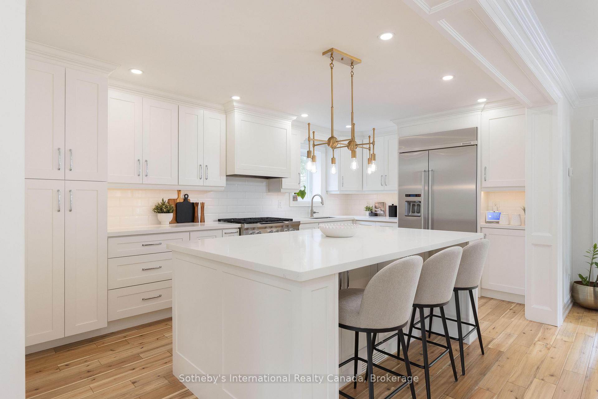 Photo 17 of 456 Aspen Forest Drive, Oakville, Ford — HOMEH