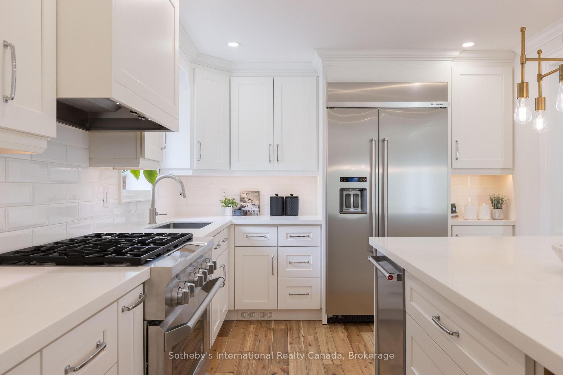Photo 18 of 456 Aspen Forest Drive, Oakville, Ford — HOMEH