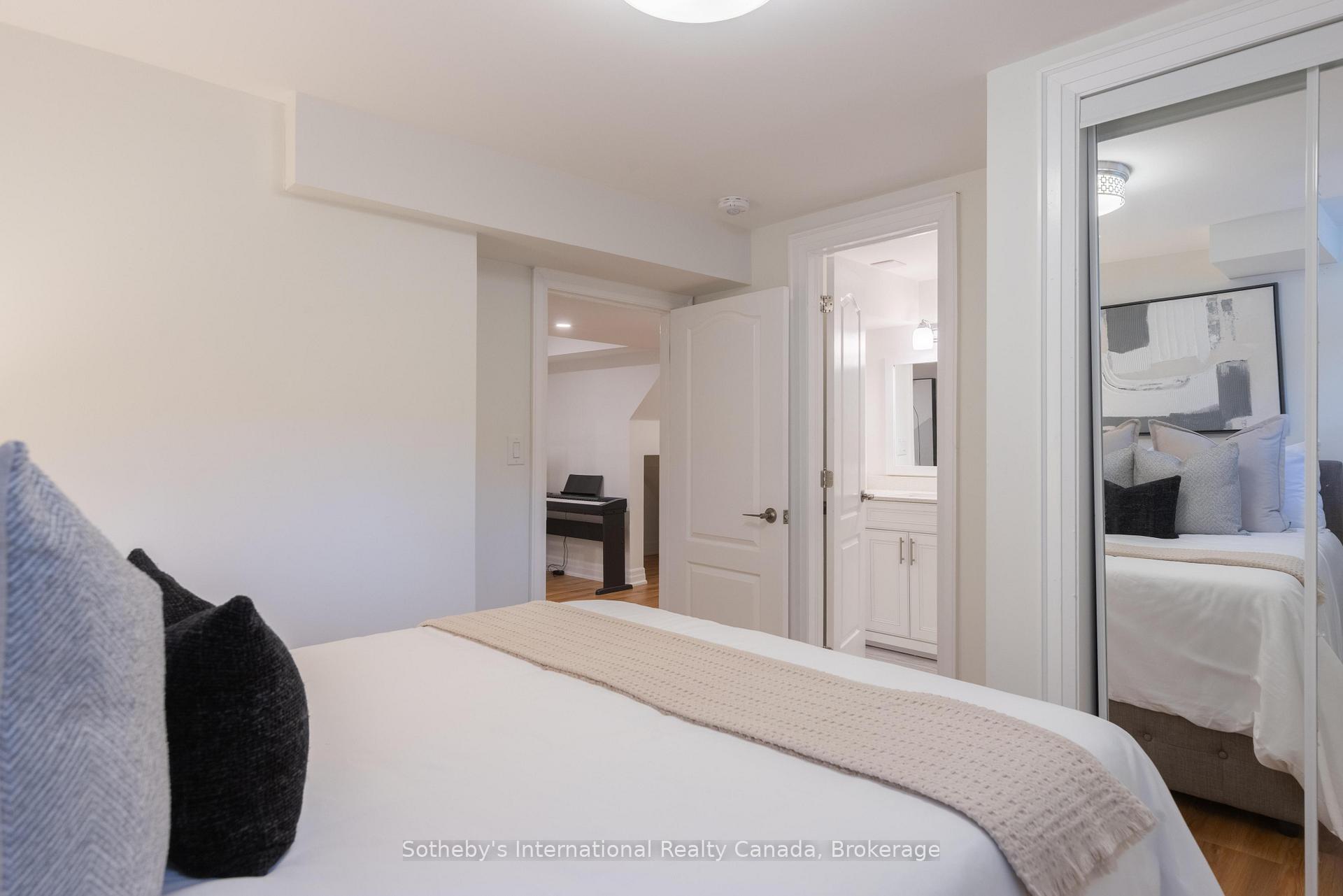 Photo 42 of 456 Aspen Forest Drive, Oakville, Ford — HOMEH