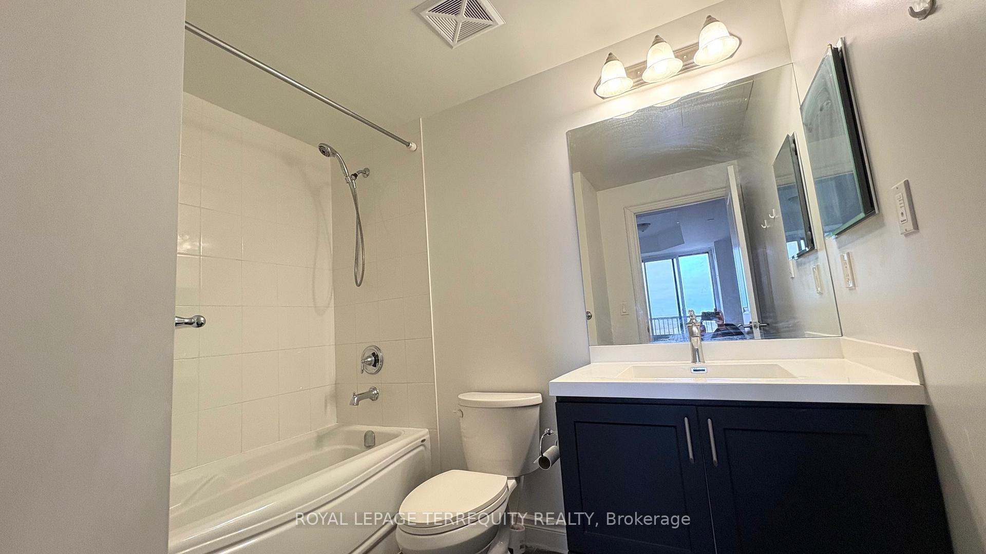 Photo 9 of Unit 1609, 38 Cedarland Drive, Markham, Unionville — HOMEH