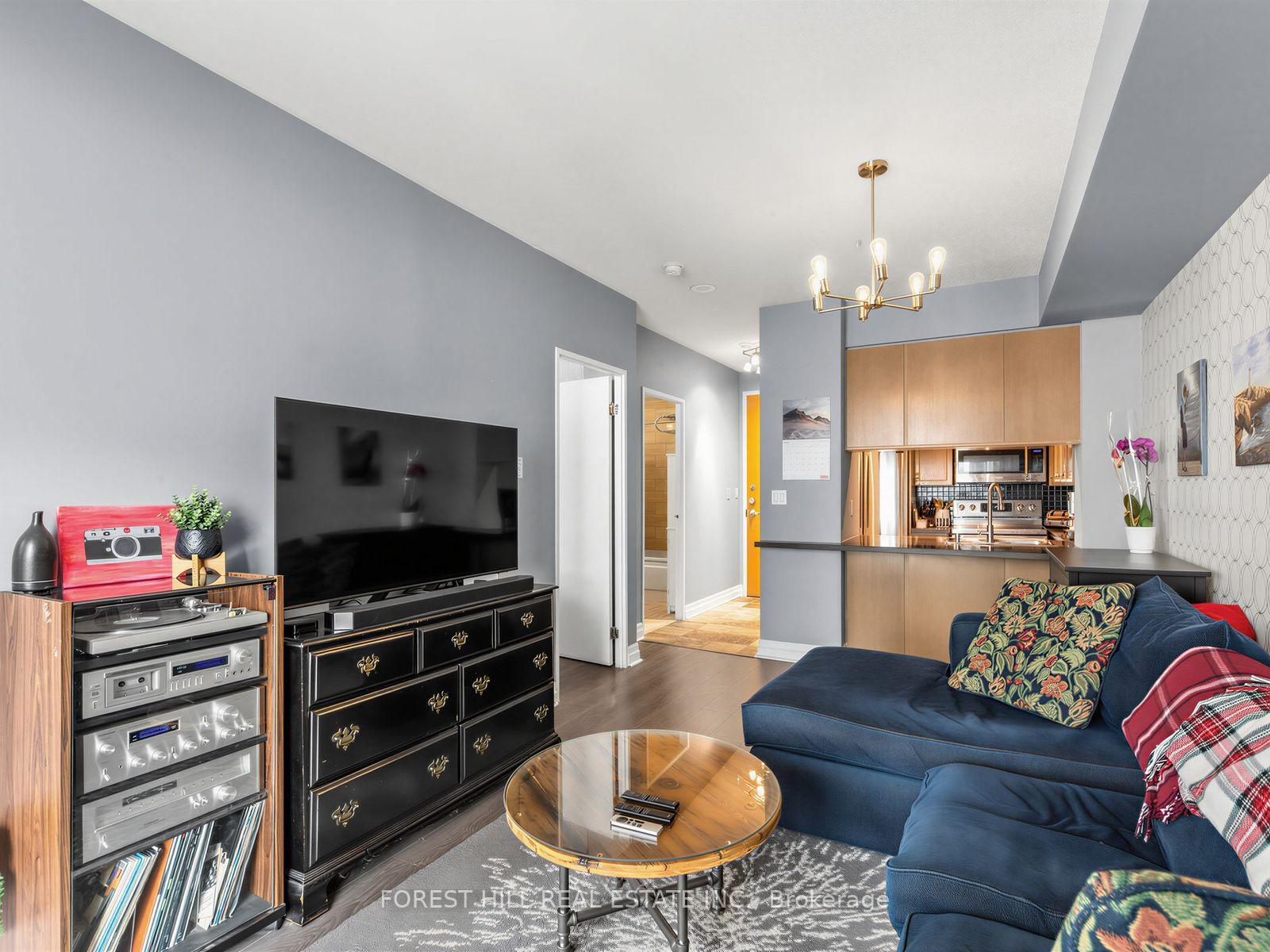 Photo 9 of Unit 804, 70 Alexander Street, Toronto, Church-Yonge Corridor — HOMEH