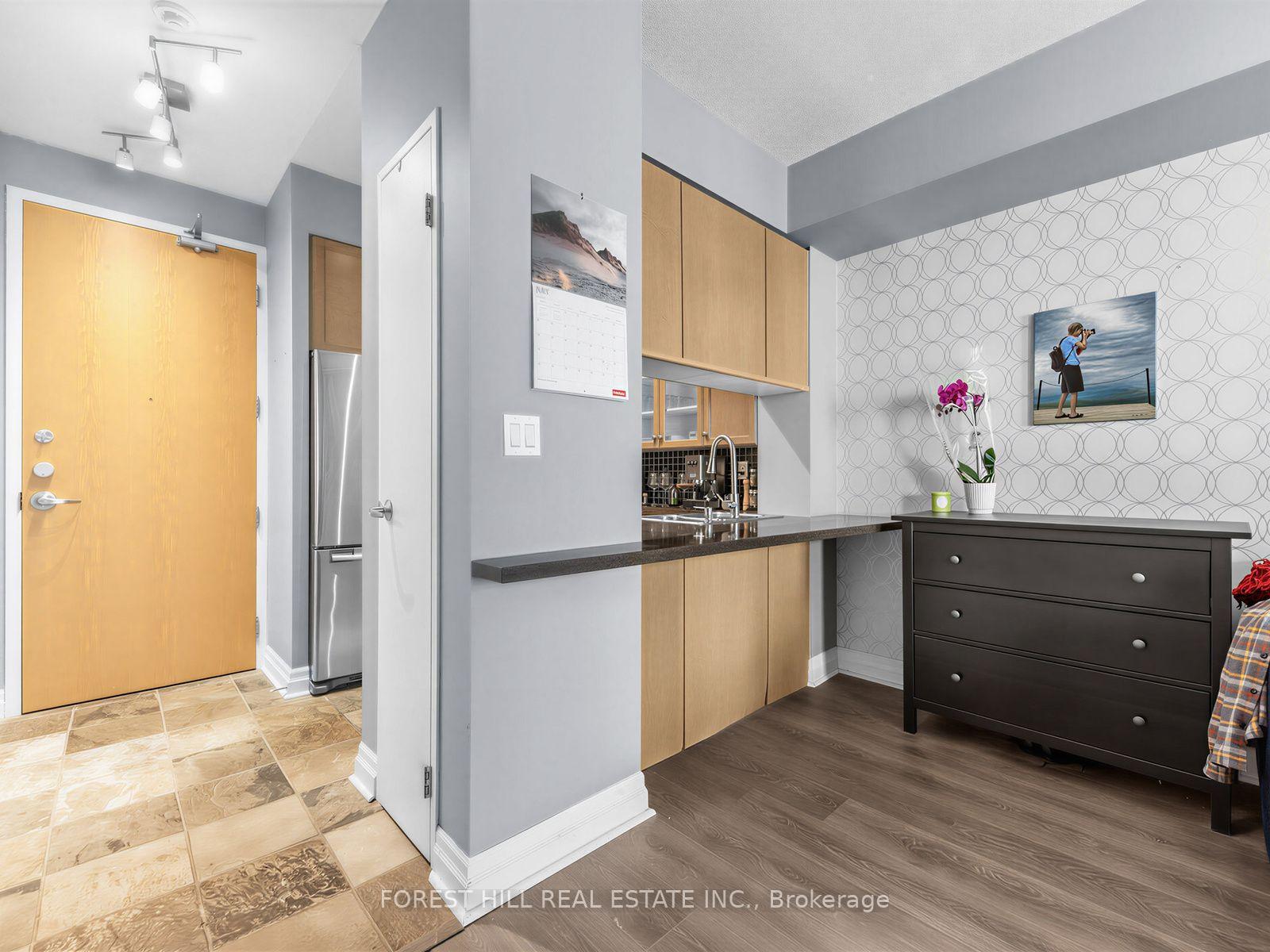 Photo 10 of Unit 804, 70 Alexander Street, Toronto, Church-Yonge Corridor — HOMEH