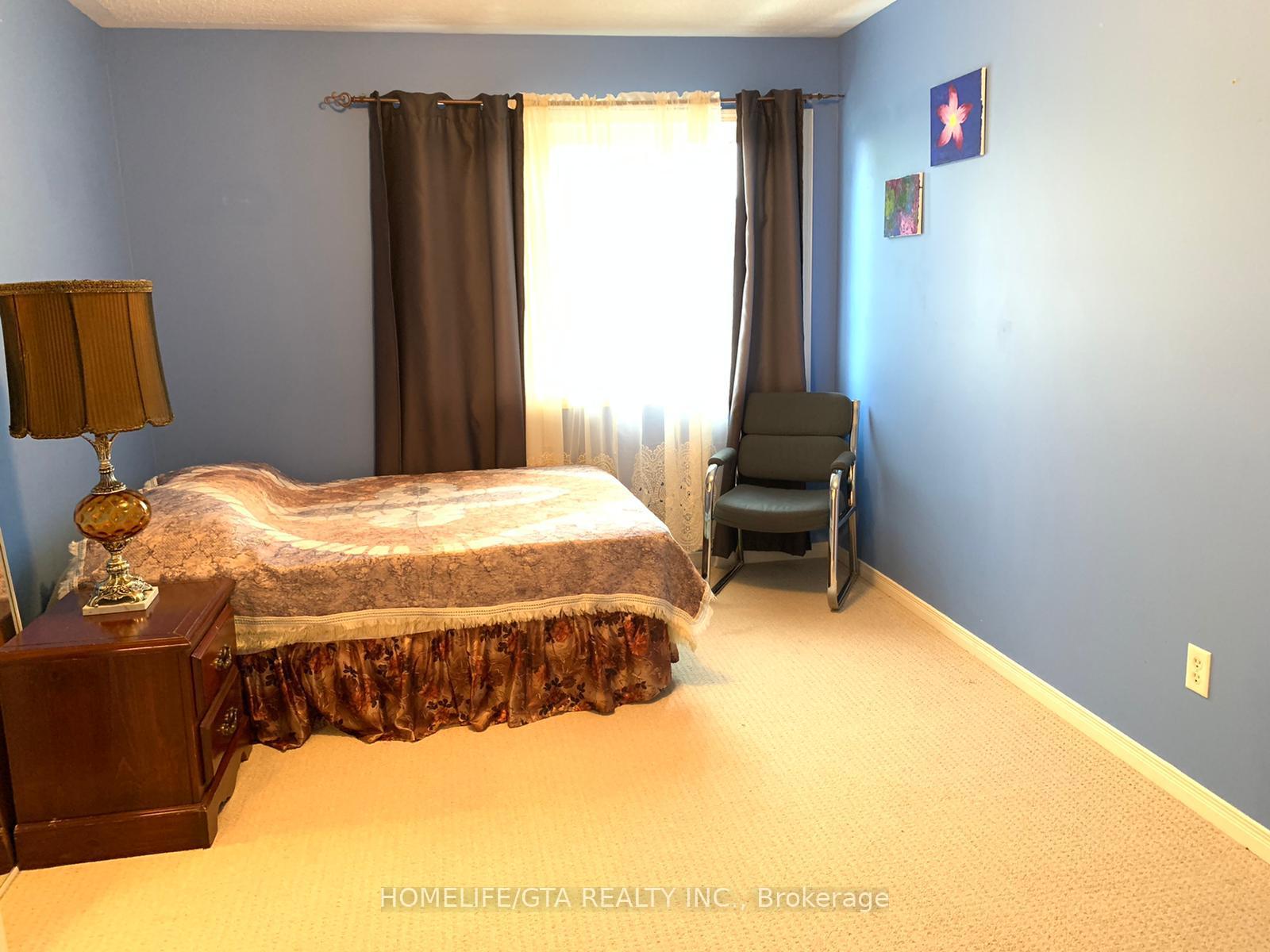 Photo 6 of 92 Todhunter Crescent, Ajax, Northeast Ajax — HOMEH