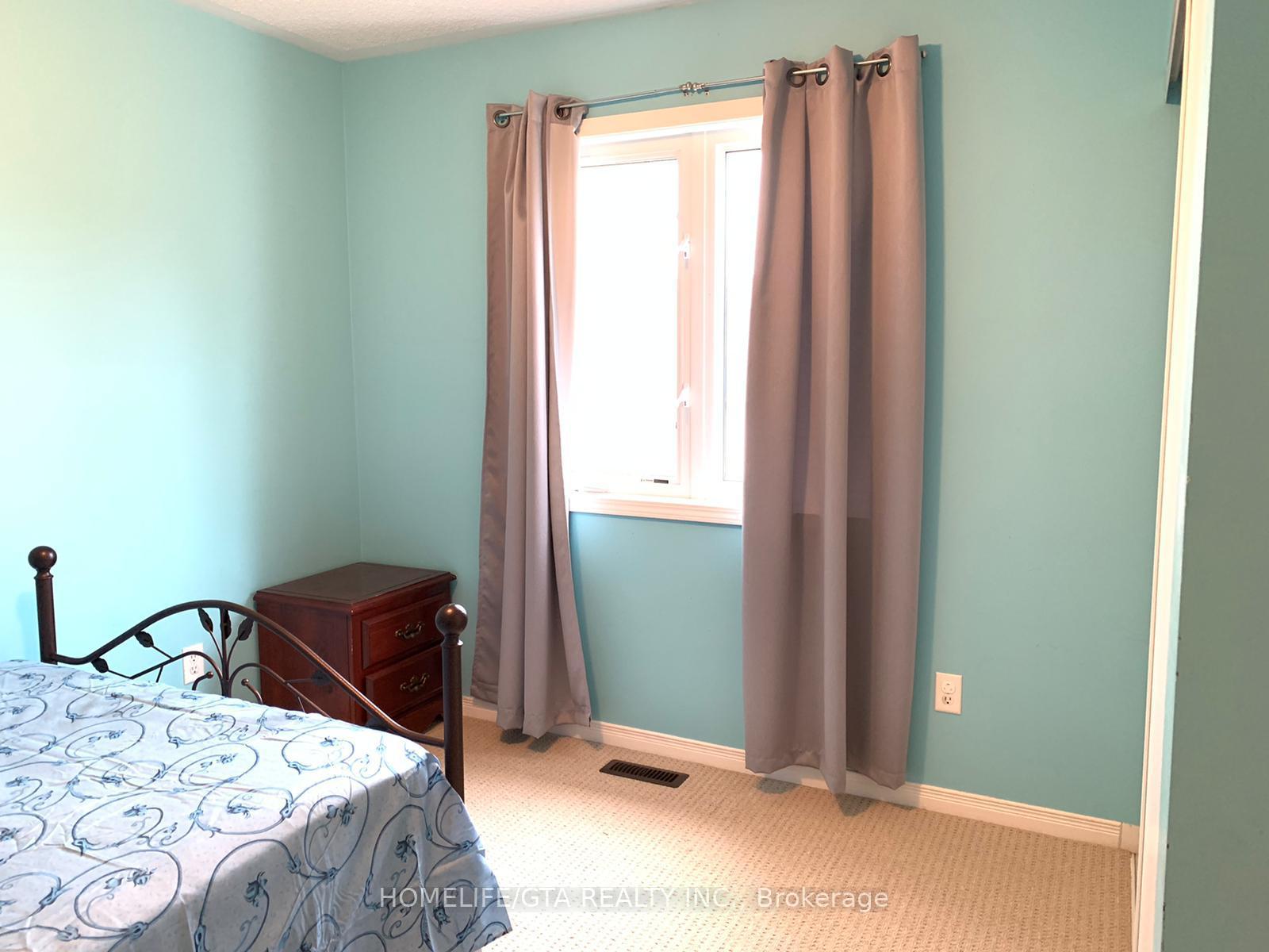 Photo 9 of 92 Todhunter Crescent, Ajax, Northeast Ajax — HOMEH