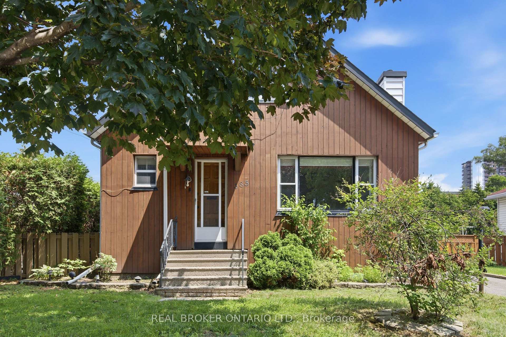Photo 2 of 385 Enfield Avenue, Ottawa, Vanier — HOMEH