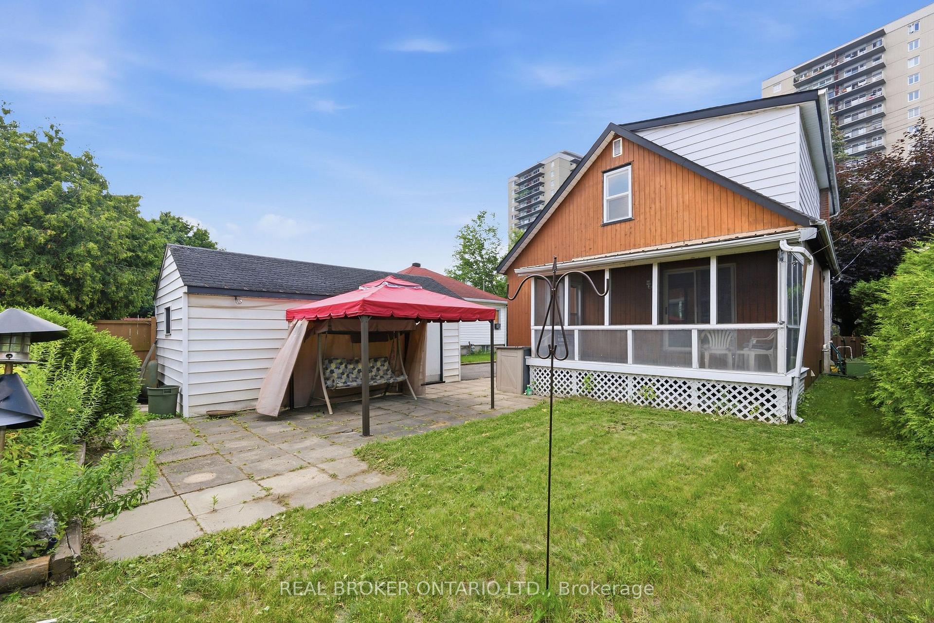 Photo 10 of 385 Enfield Avenue, Ottawa, Vanier — HOMEH