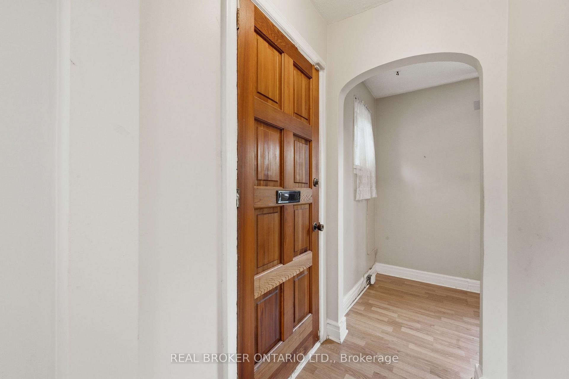 Photo 11 of 385 Enfield Avenue, Ottawa, Vanier — HOMEH