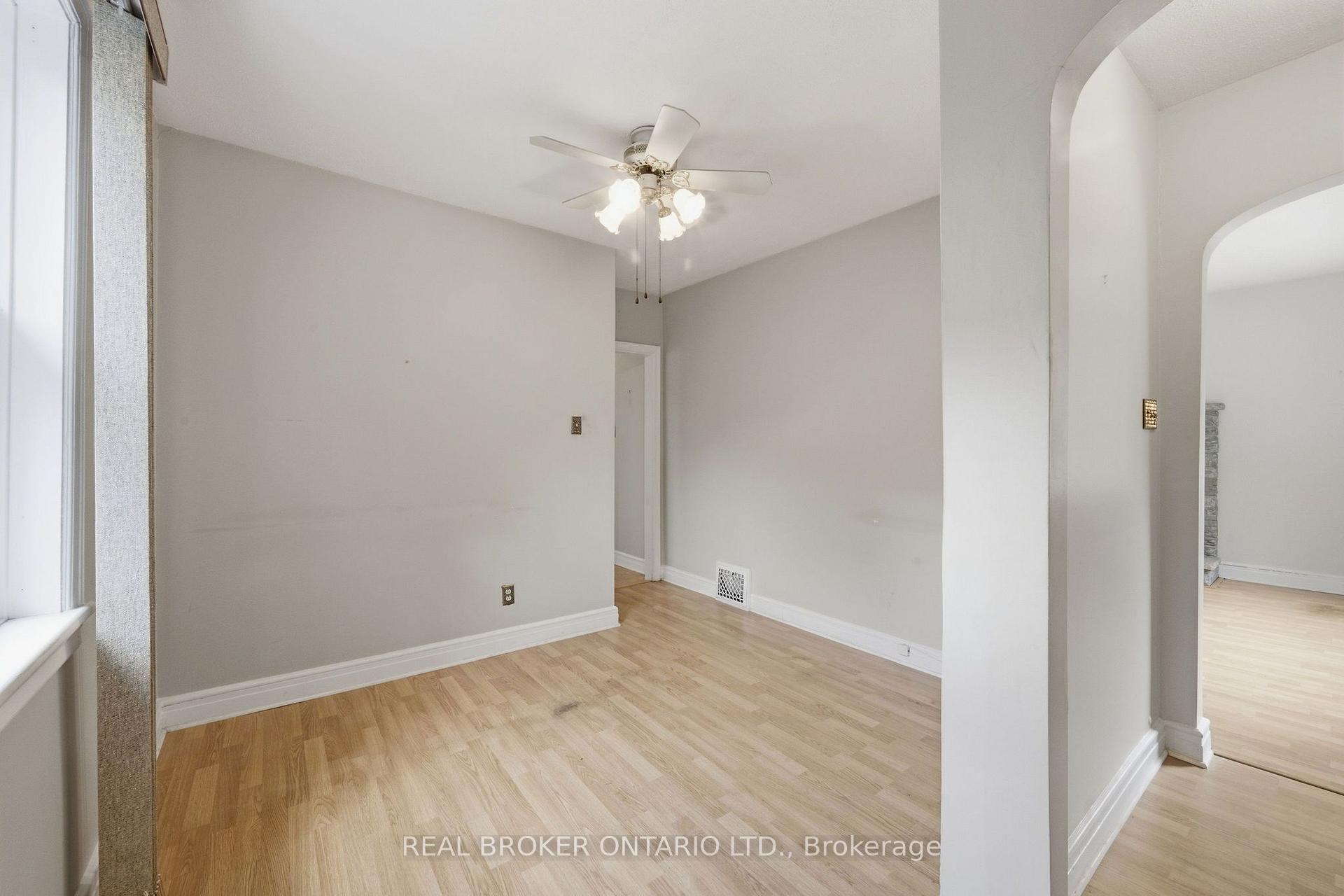 Photo 15 of 385 Enfield Avenue, Ottawa, Vanier — HOMEH