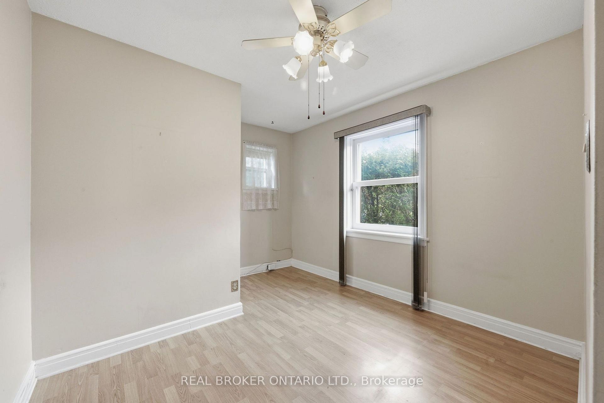 Photo 16 of 385 Enfield Avenue, Ottawa, Vanier — HOMEH