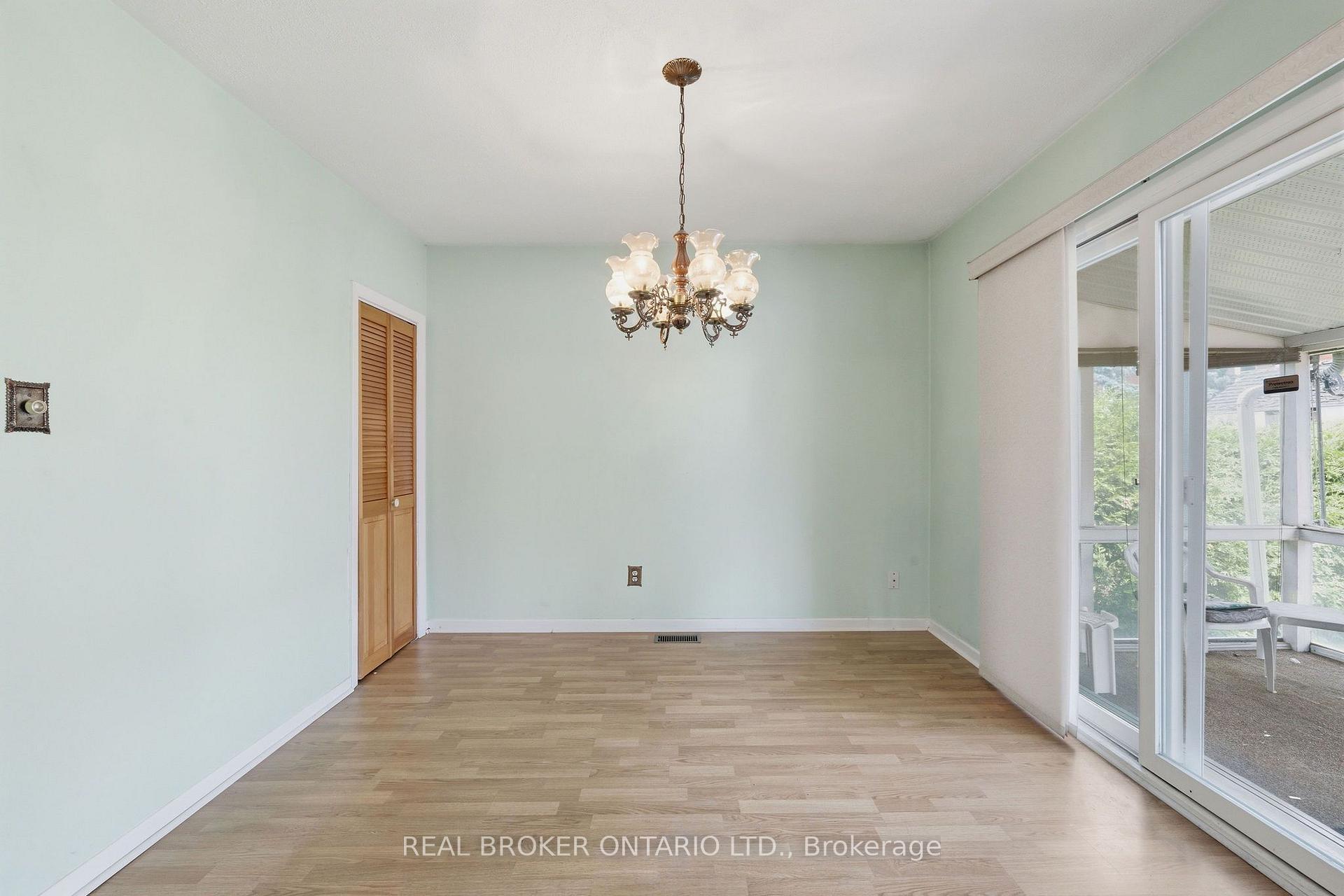 Photo 23 of 385 Enfield Avenue, Ottawa, Vanier — HOMEH