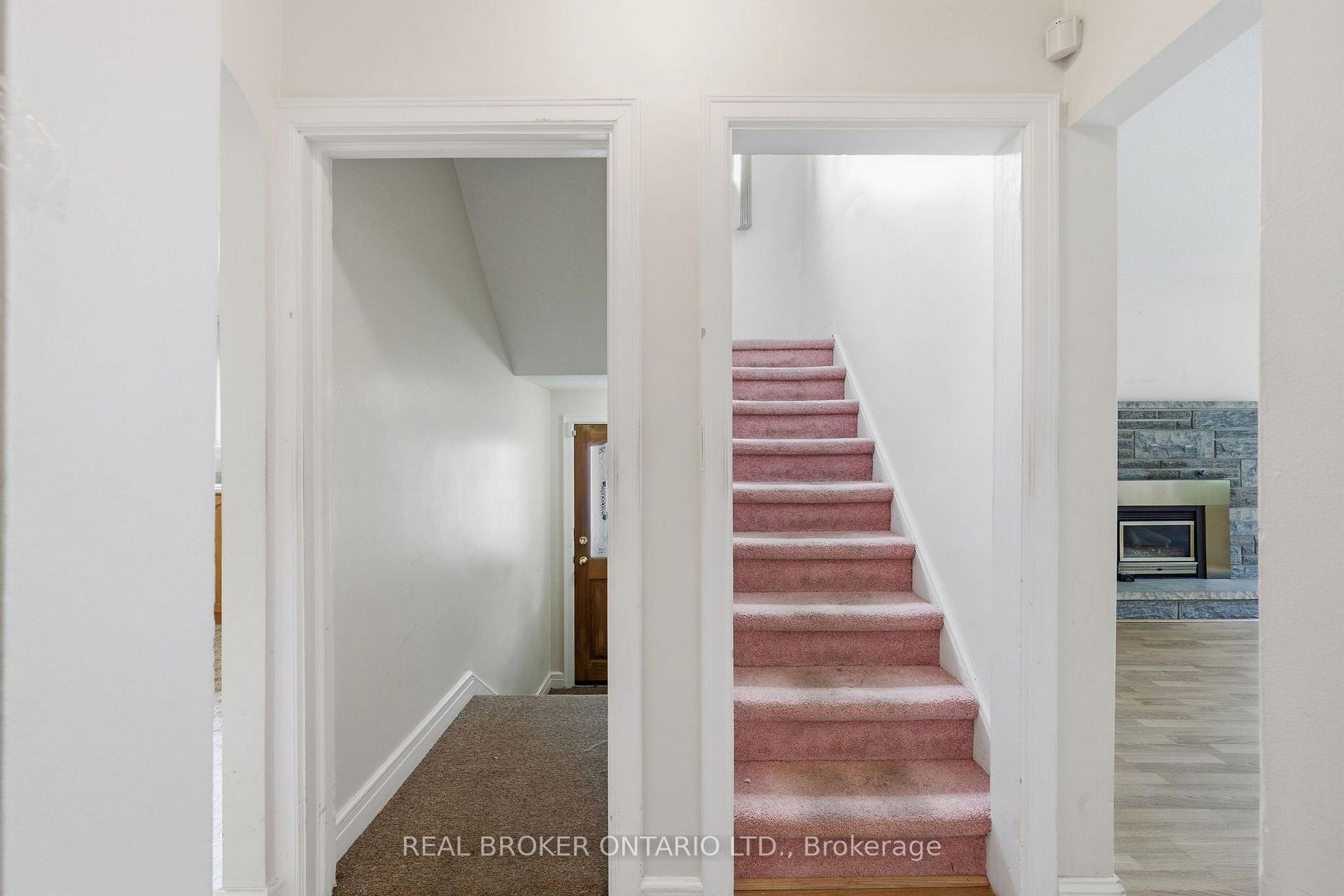 Photo 25 of 385 Enfield Avenue, Ottawa, Vanier — HOMEH
