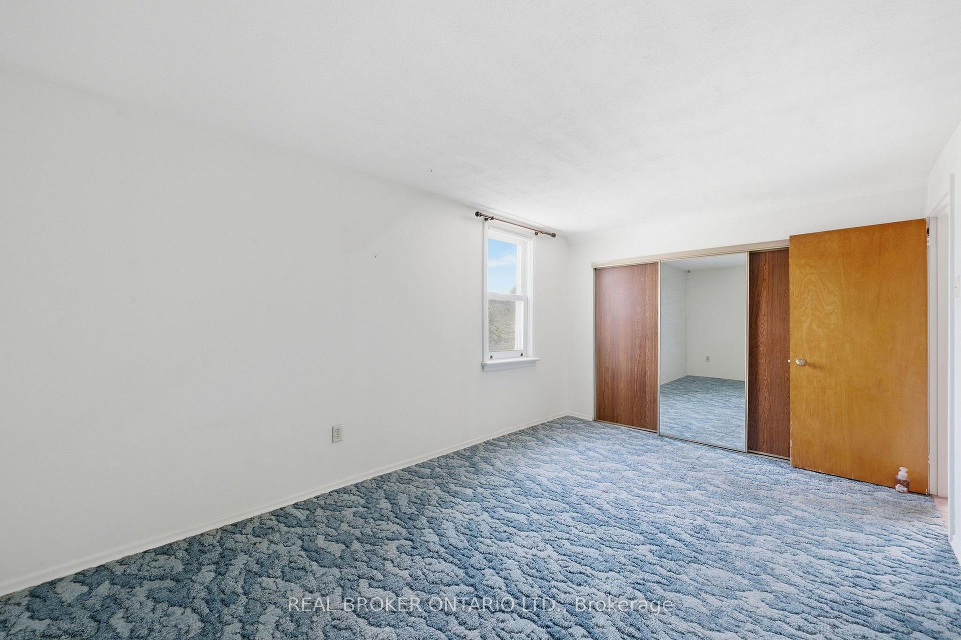 Photo 28 of 385 Enfield Avenue, Ottawa, Vanier — HOMEH