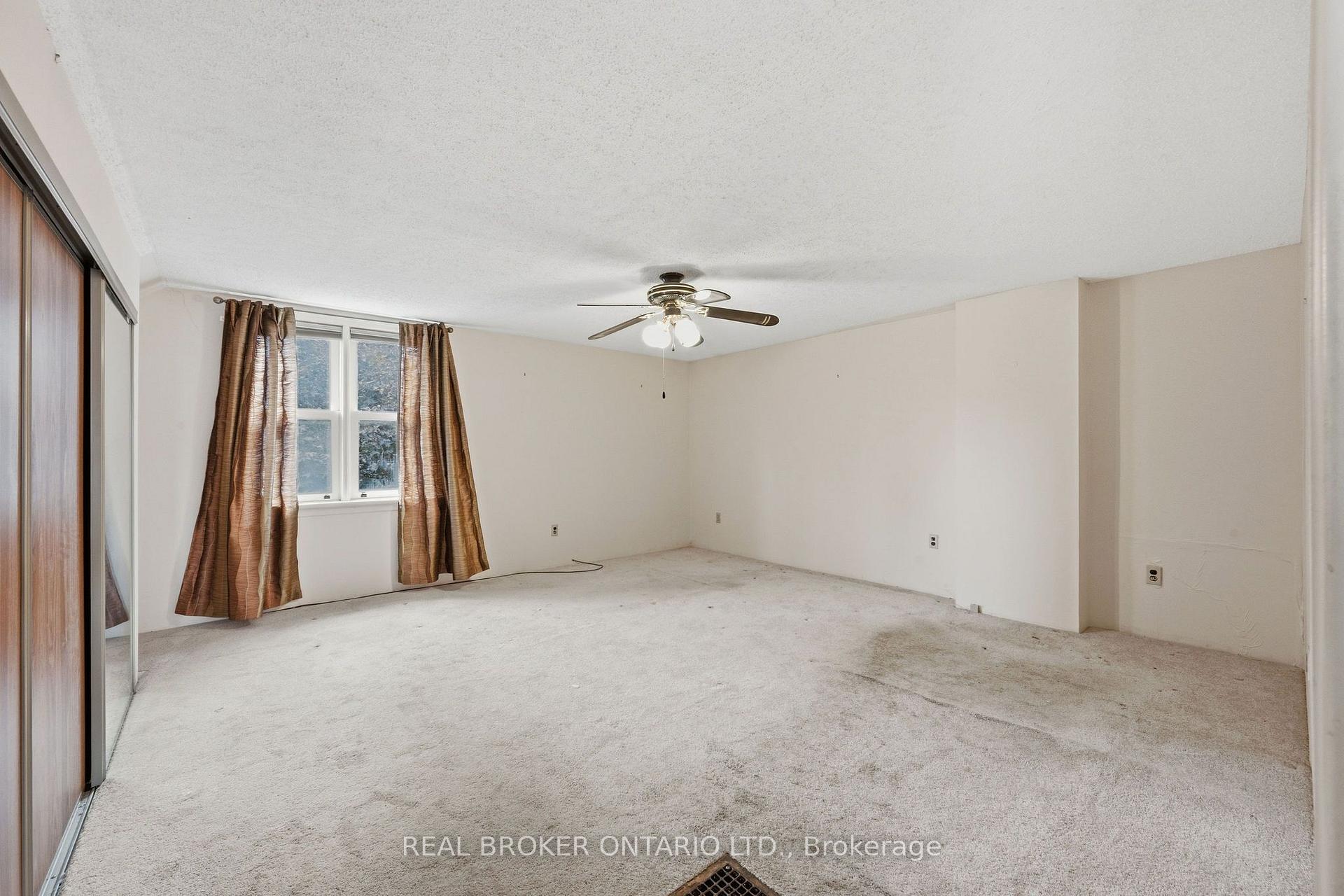 Photo 29 of 385 Enfield Avenue, Ottawa, Vanier — HOMEH