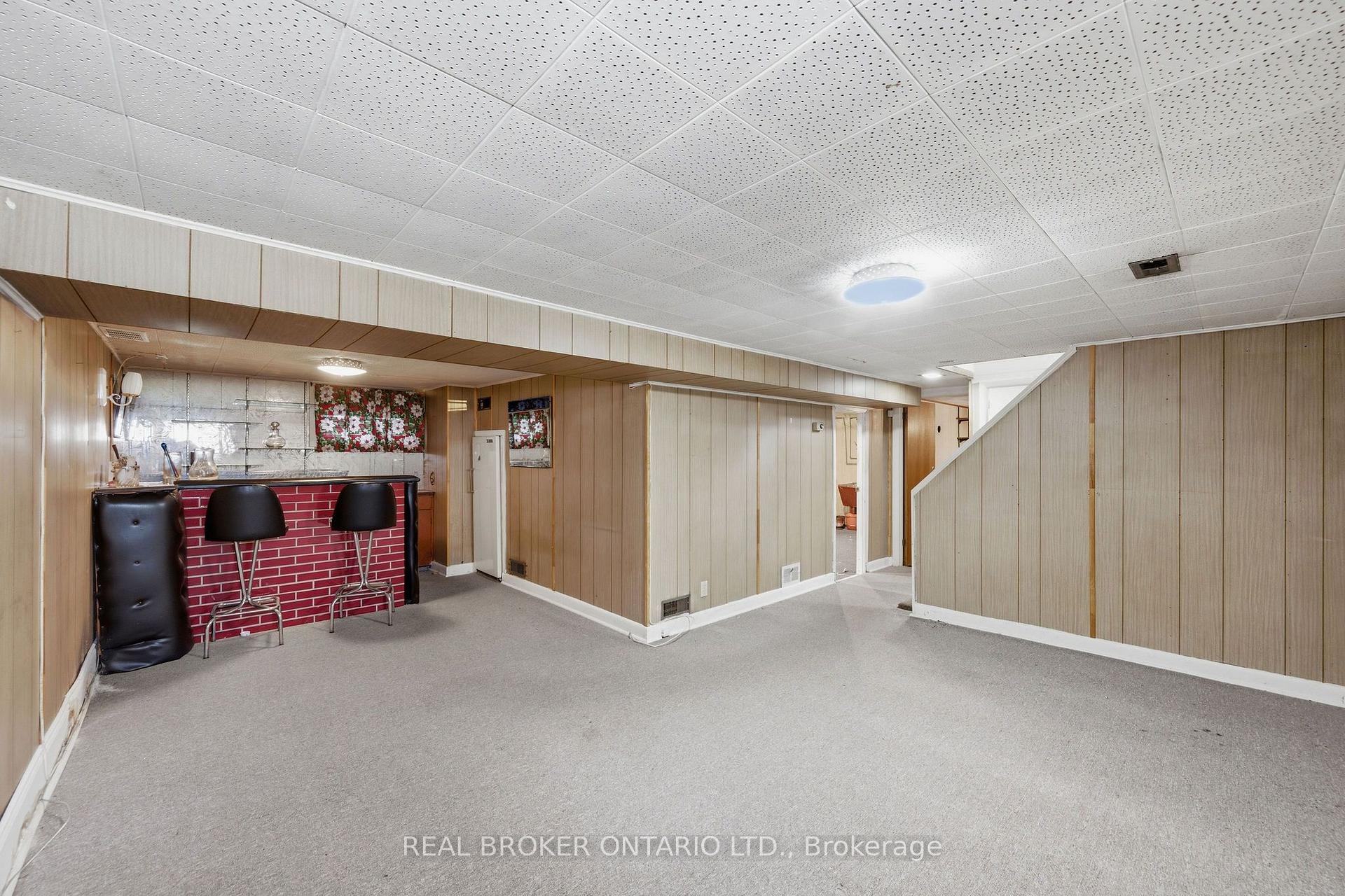 Photo 31 of 385 Enfield Avenue, Ottawa, Vanier — HOMEH