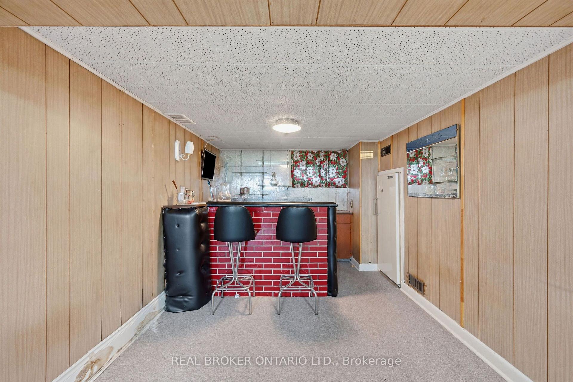 Photo 32 of 385 Enfield Avenue, Ottawa, Vanier — HOMEH