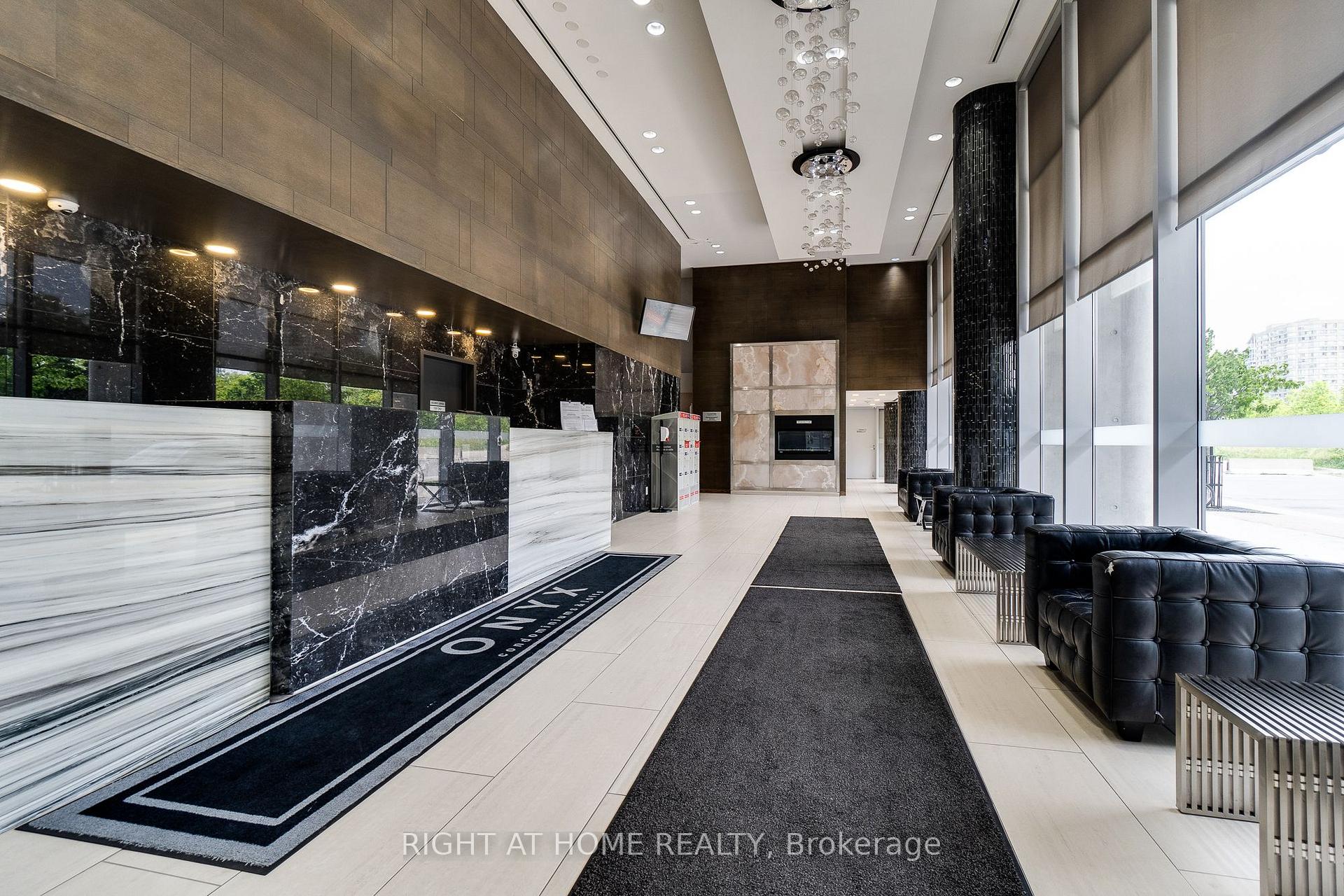 Photo 2 of Unit 2702, 223 Webb Drive, Mississauga, City Centre — HOMEH