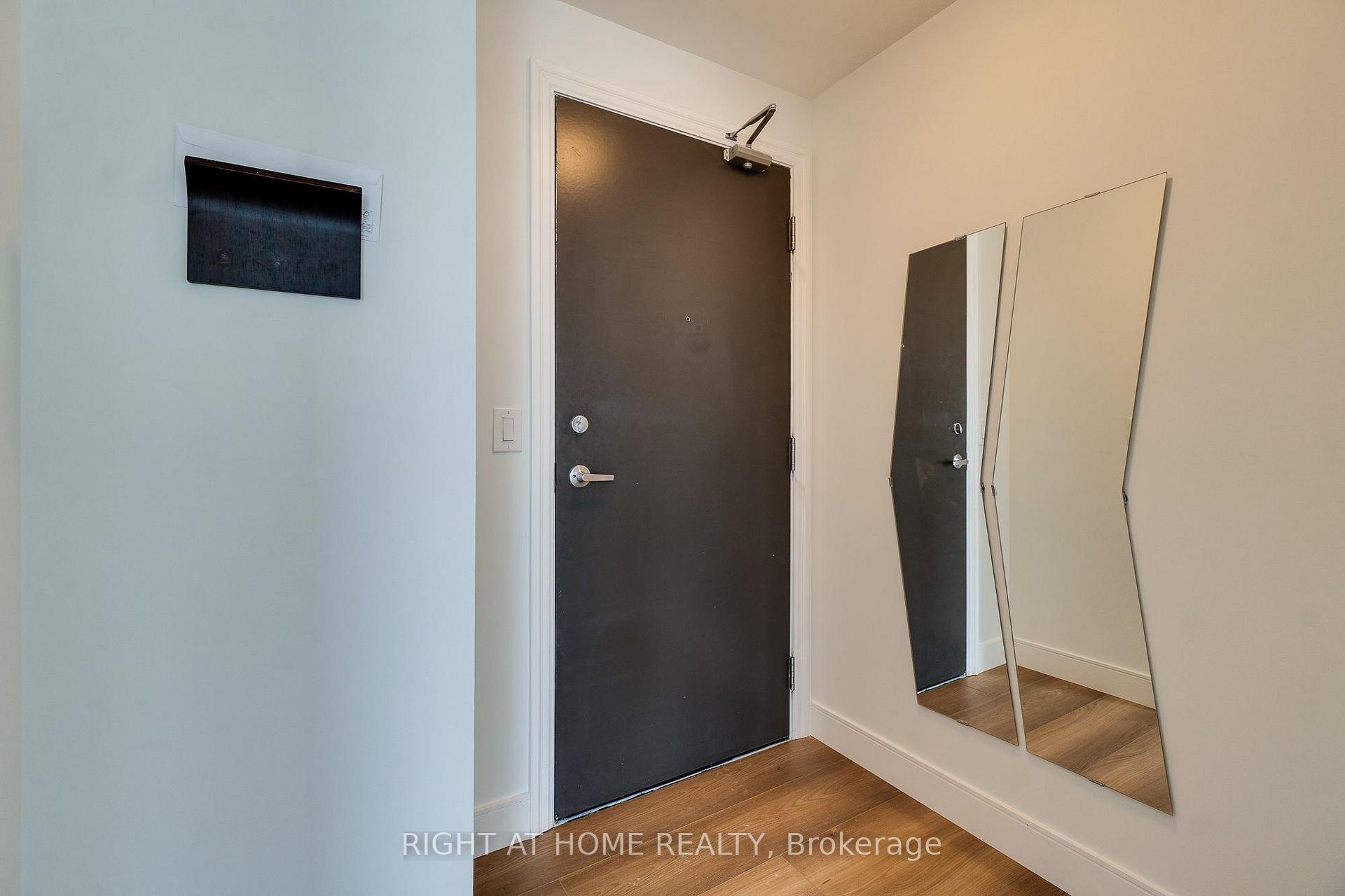 Photo 3 of Unit 2702, 223 Webb Drive, Mississauga, City Centre — HOMEH