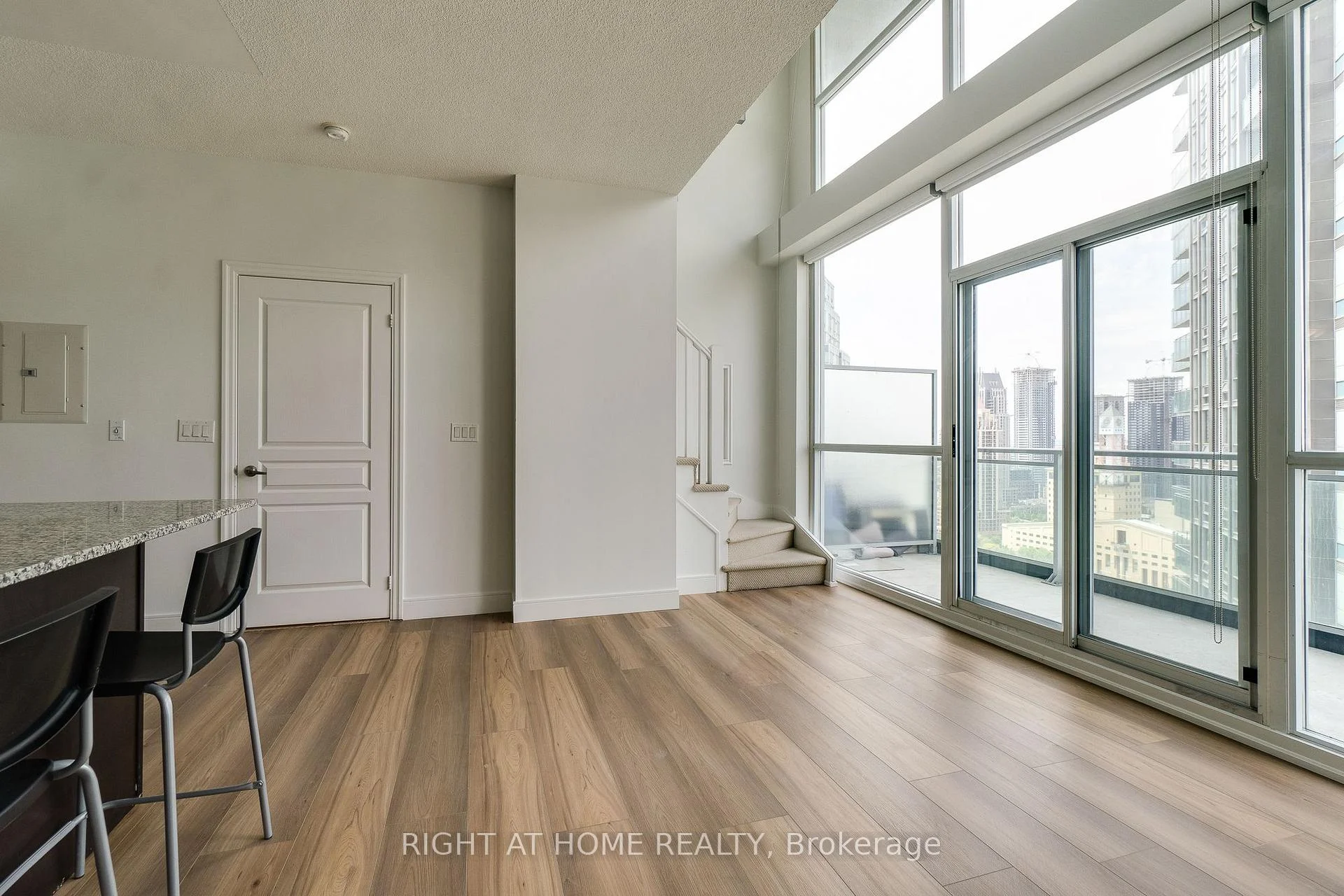 Photo 9 of Unit 2702, 223 Webb Drive, Mississauga, City Centre — HOMEH