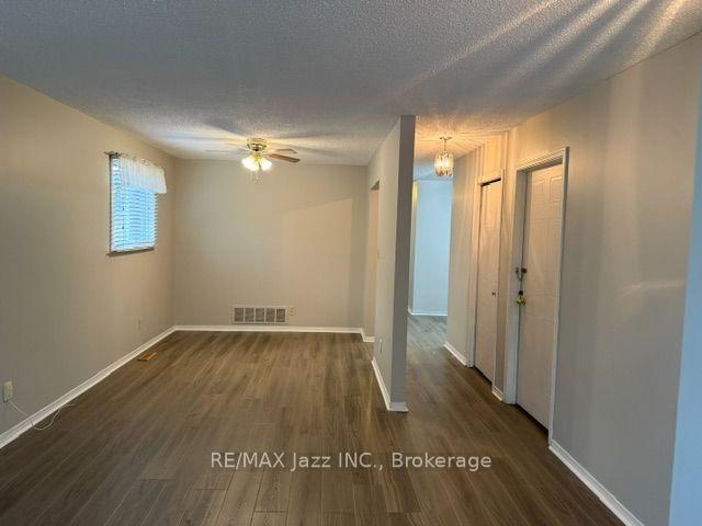 Photo 3 of 5 Turnberry Crescent, Clarington, Courtice — HOMEH