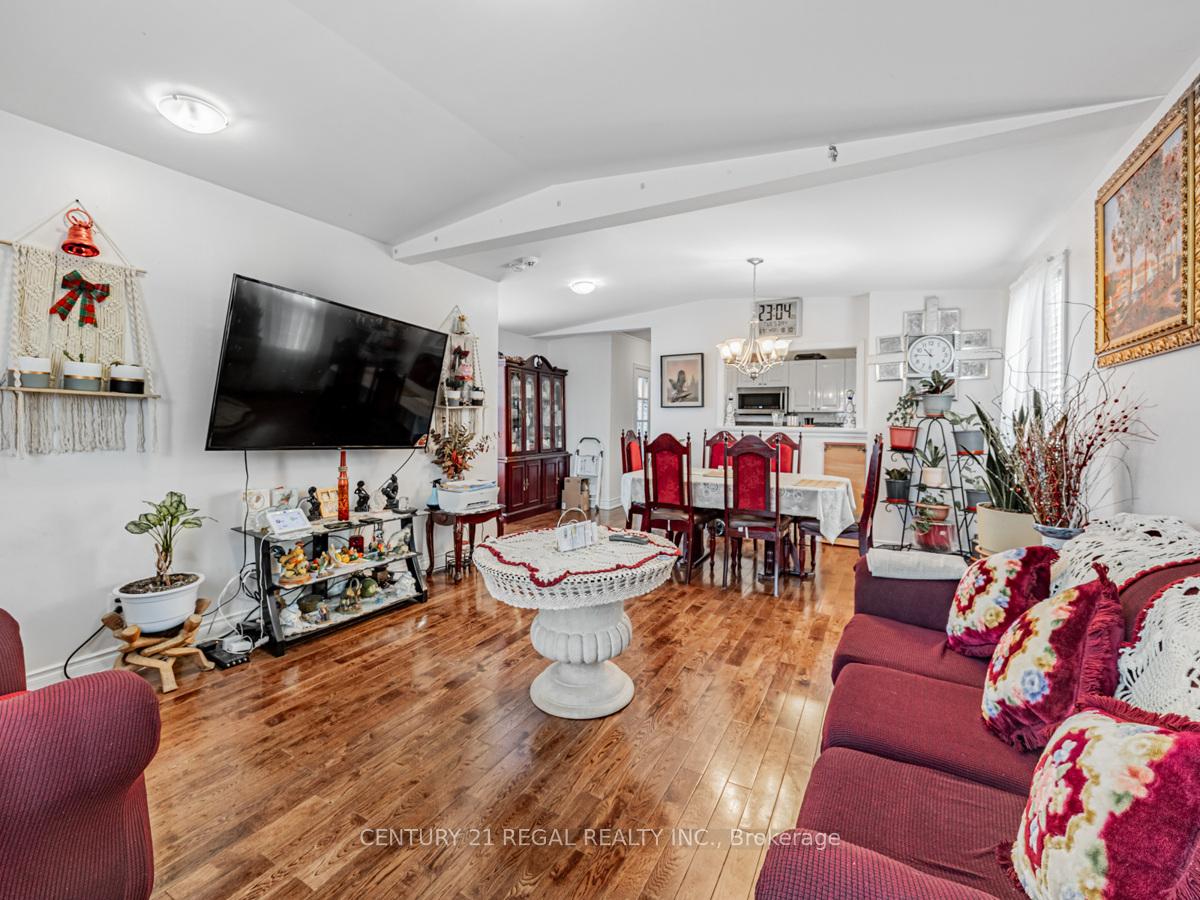 Photo 6 of 160 Bruce Street, Oshawa, Central — HOMEH