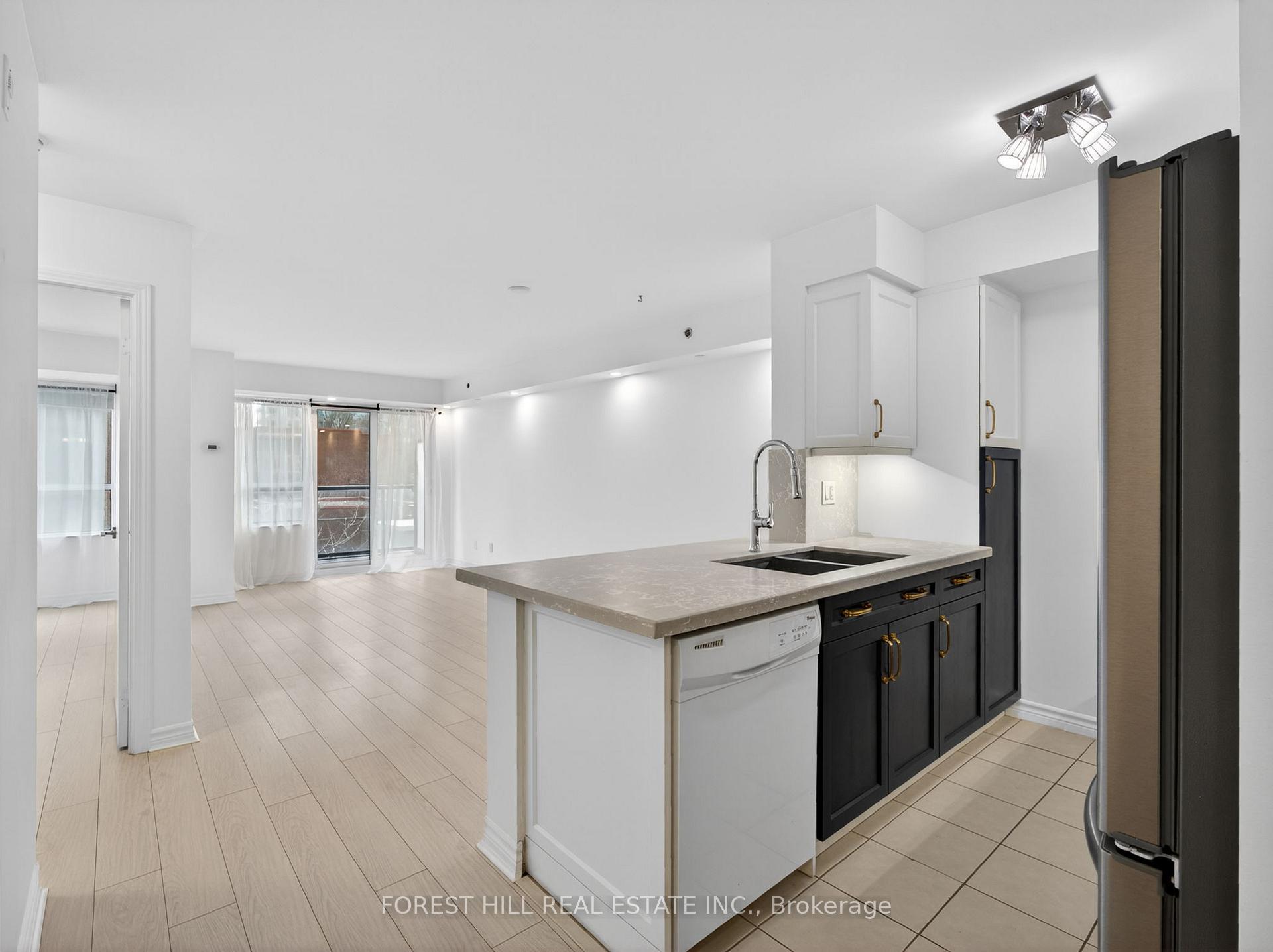 Photo 5 of Unit 224, 35 Saranac Boulevard, Toronto, Englemount-Lawrence — HOMEH