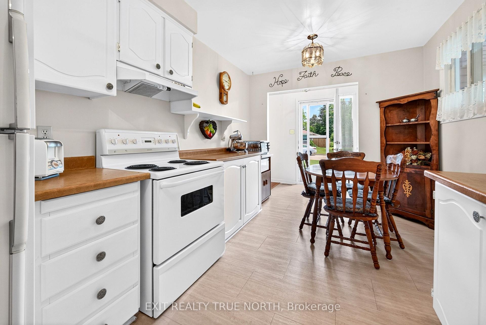 Photo 5 of 1053 Glen Bogie Crescent, Midland — HOMEH