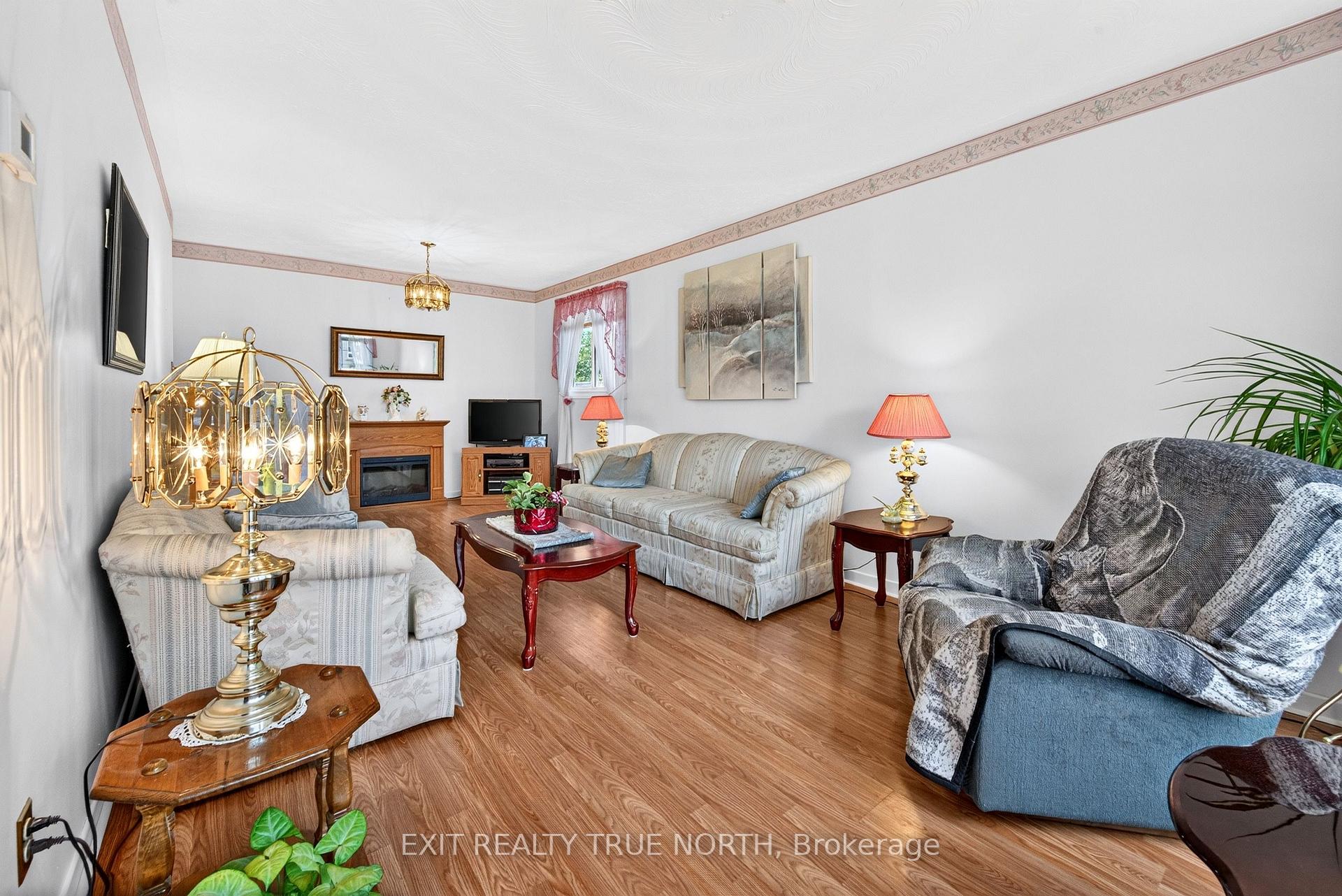 Photo 8 of 1053 Glen Bogie Crescent, Midland — HOMEH