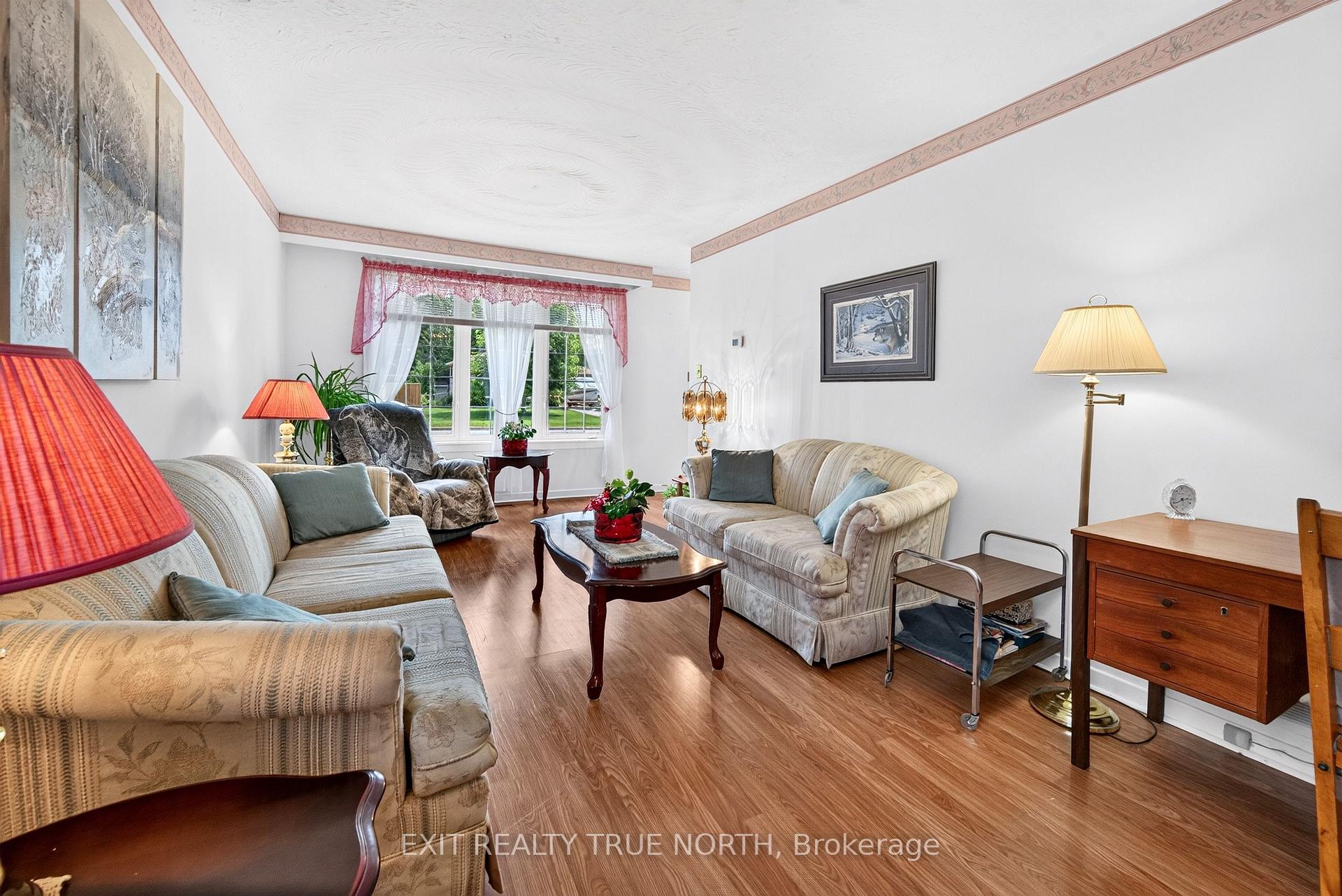 Photo 9 of 1053 Glen Bogie Crescent, Midland — HOMEH