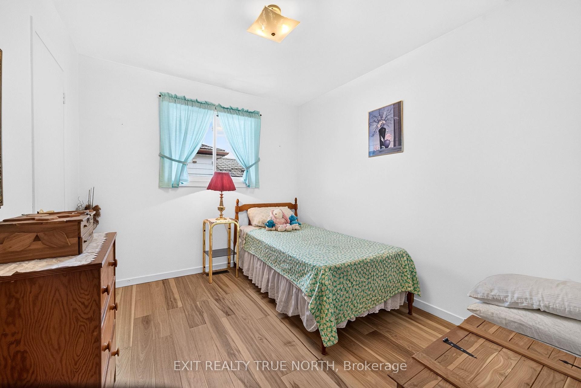 Photo 11 of 1053 Glen Bogie Crescent, Midland — HOMEH