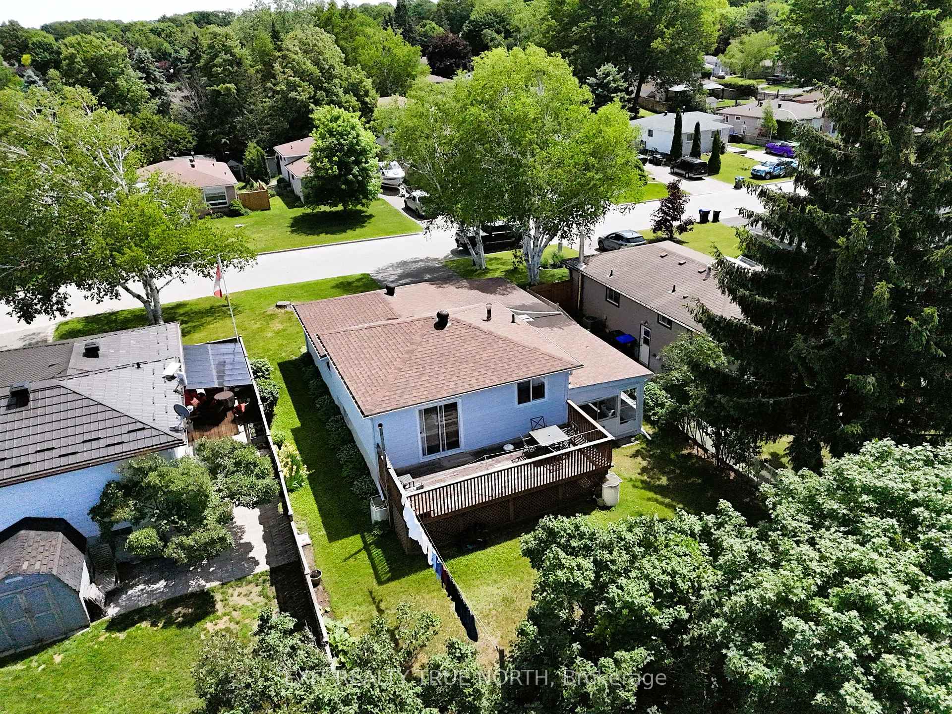 Photo 16 of 1053 Glen Bogie Crescent, Midland — HOMEH