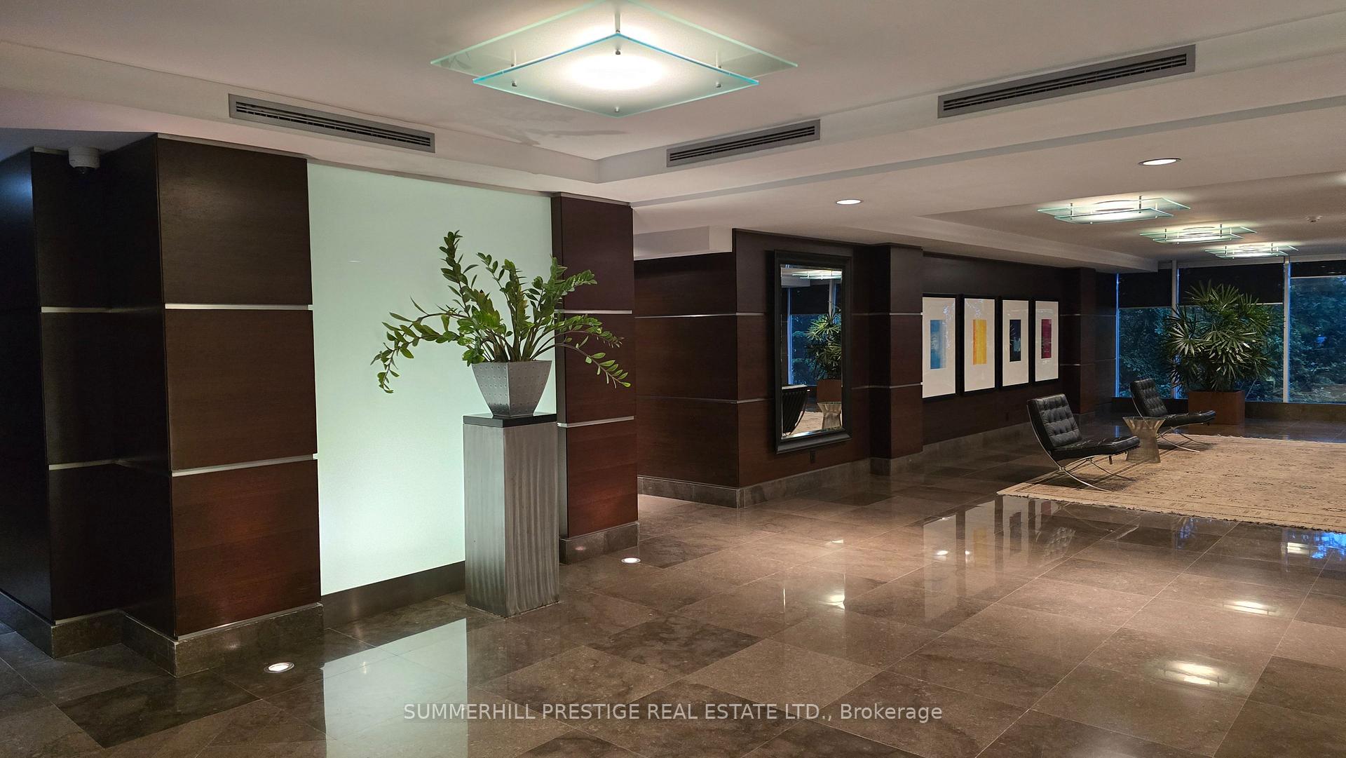 Photo 4 of Unit 112, 1 Benvenuto Place, Toronto, Casa Loma — HOMEH