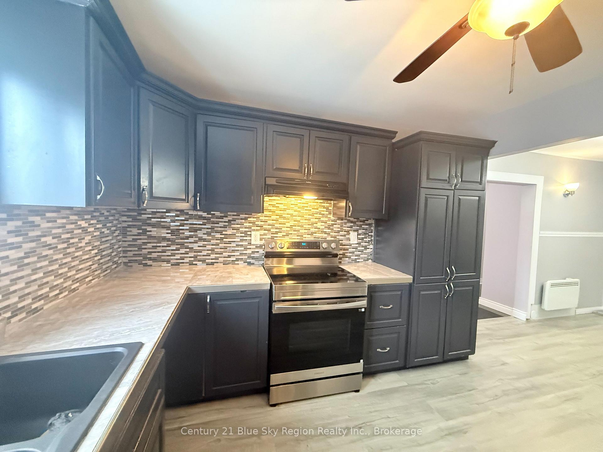 Photo 9 of 578 Mcphail Street, North Bay, Central — HOMEH