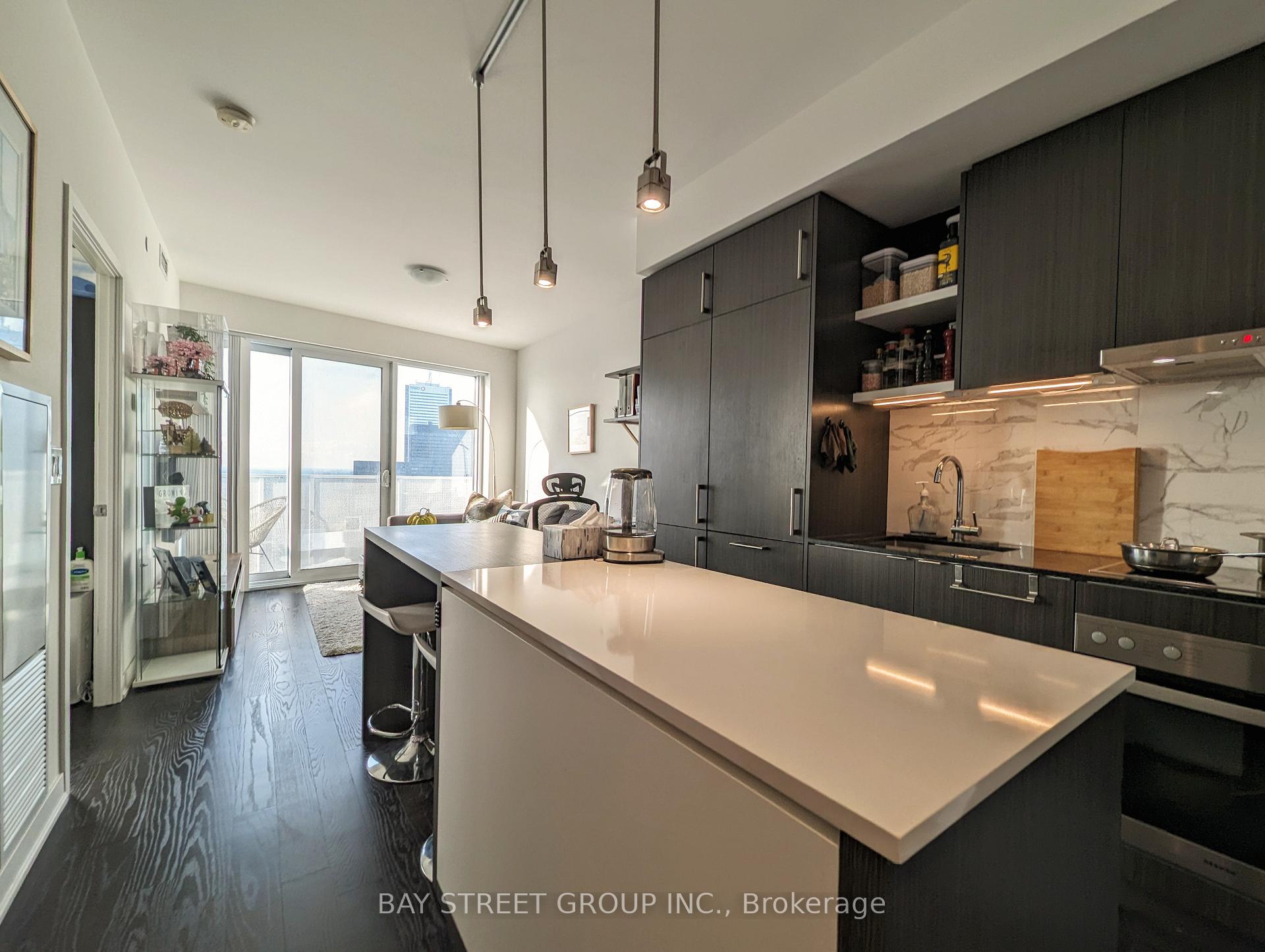 Photo 2 of Unit 6103, 100 Harbour Street, Toronto, Waterfront Communities — HOMEH