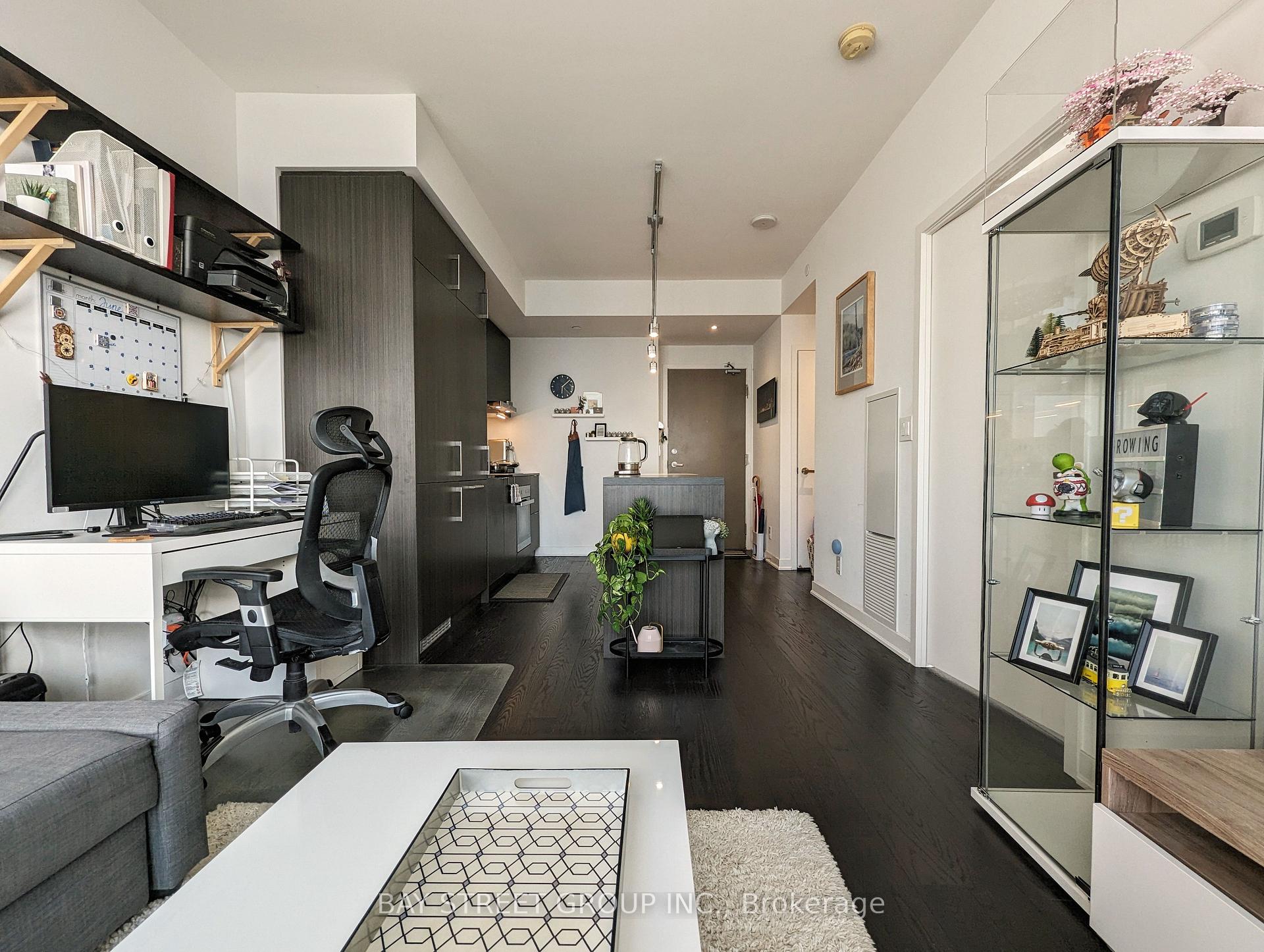 Photo 8 of Unit 6103, 100 Harbour Street, Toronto, Waterfront Communities — HOMEH